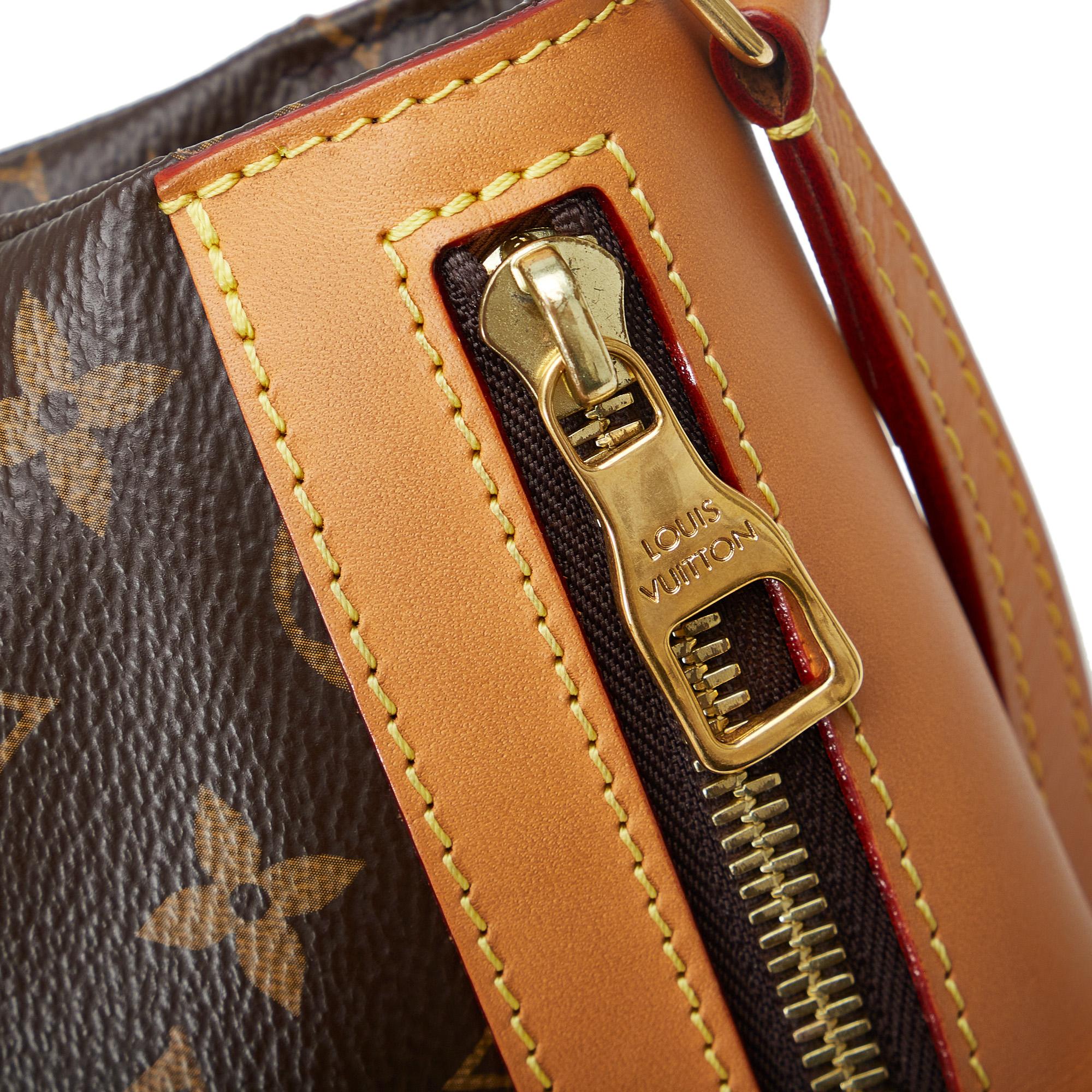 Louis Vuitton Monogram Saumur Messenger PM (SHG-TZc4pr)