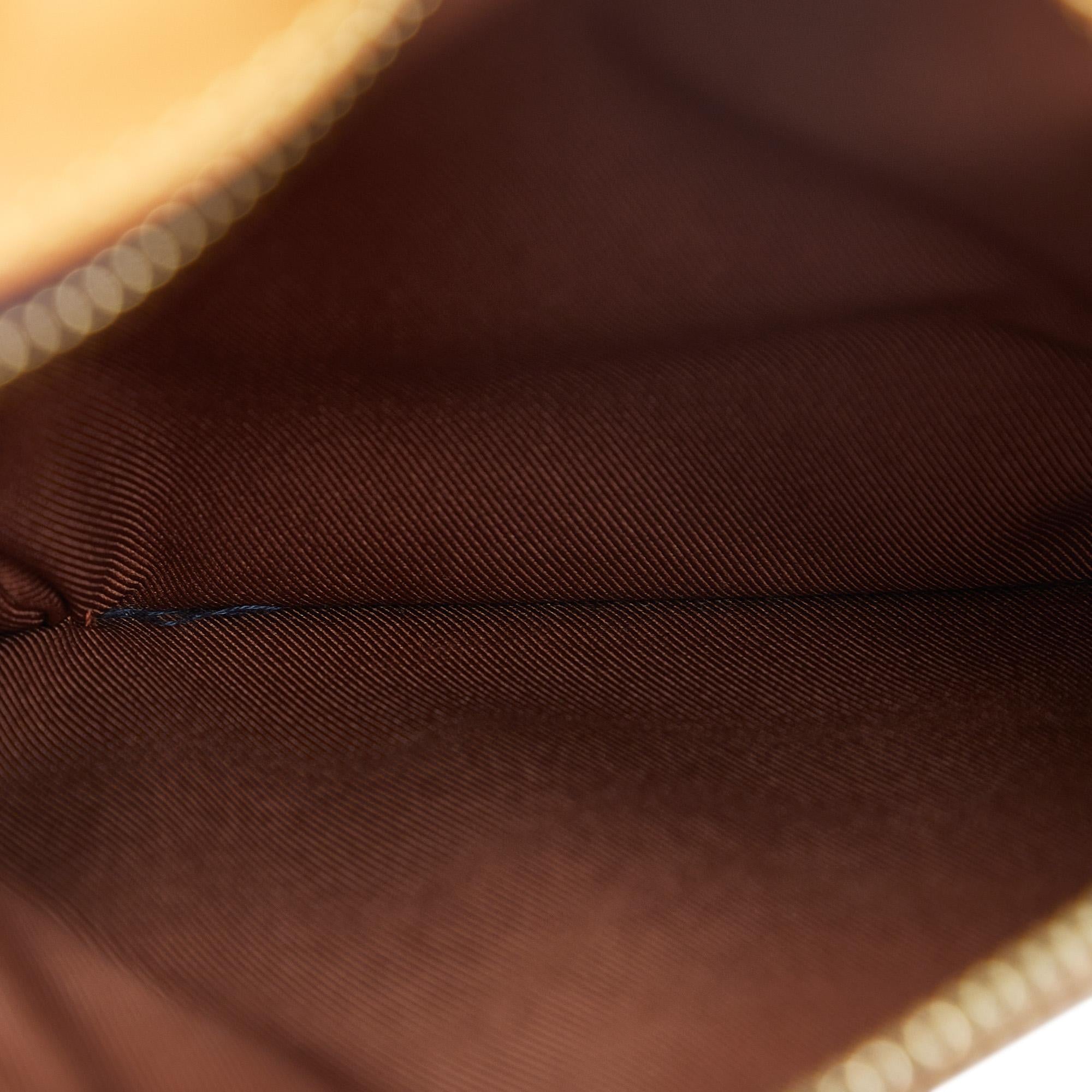 Louis Vuitton Monogram Saumur Messenger PM (SHG-TZc4pr)