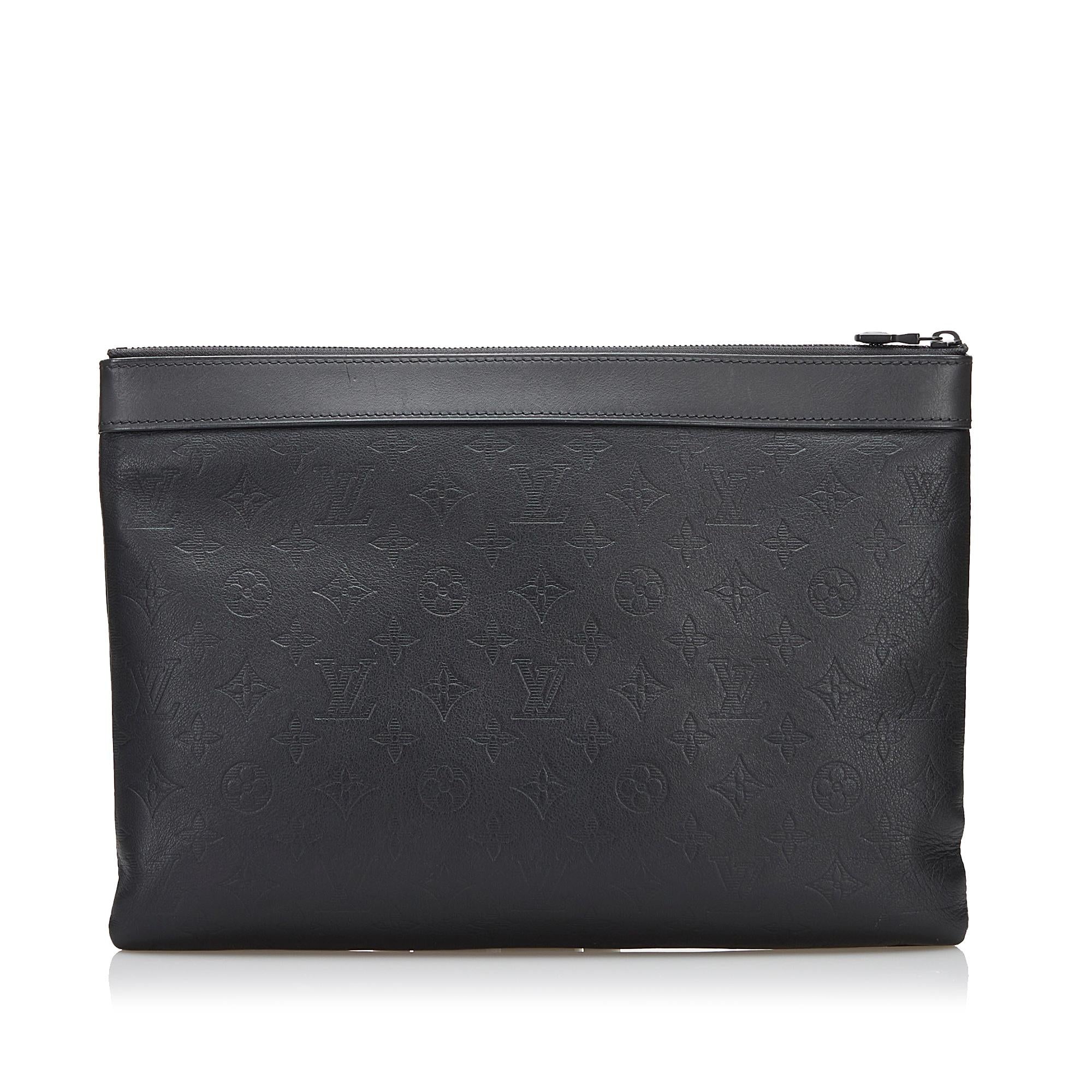 Louis Vuitton Monogram Shadow Discovery Pochette (SHG-rQKxIP)