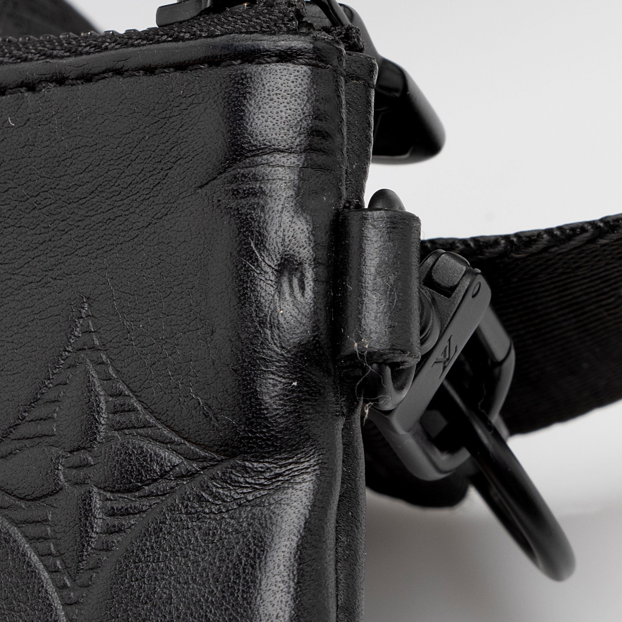 Louis Vuitton Monogram Shadow Duo Messenger Bag (SHF-TqrVc2)