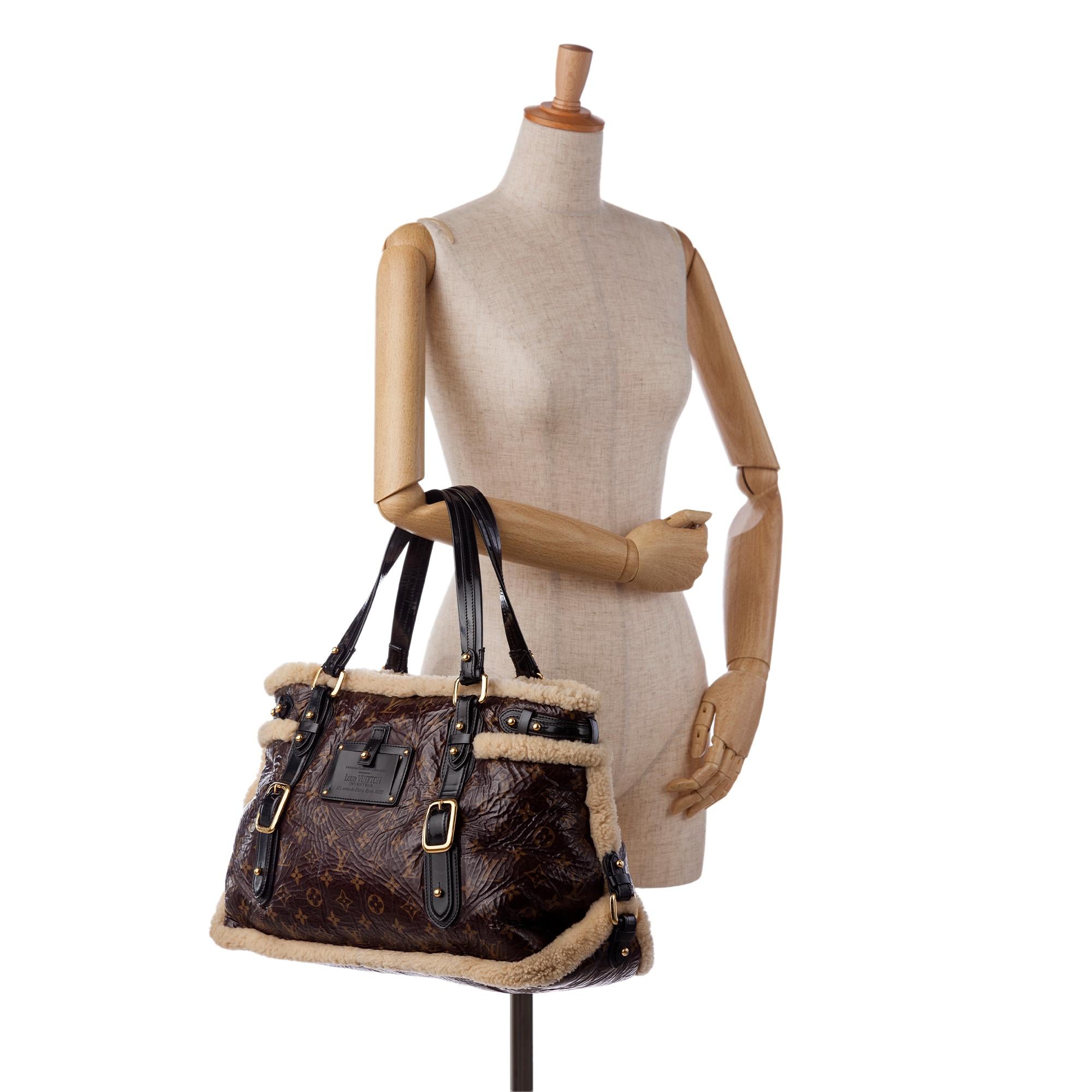 Louis Vuitton Monogram Shearling Thunder (SHG-37132)