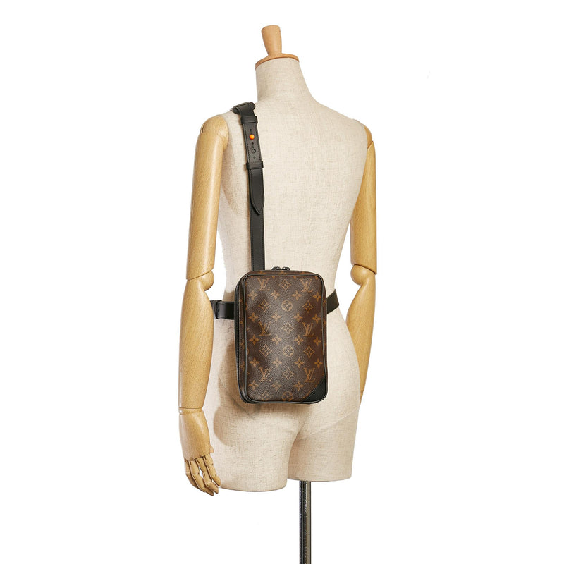 Louis Vuitton Monogram Solar Ray Utility Side Bag (SHG-cZ7QHe