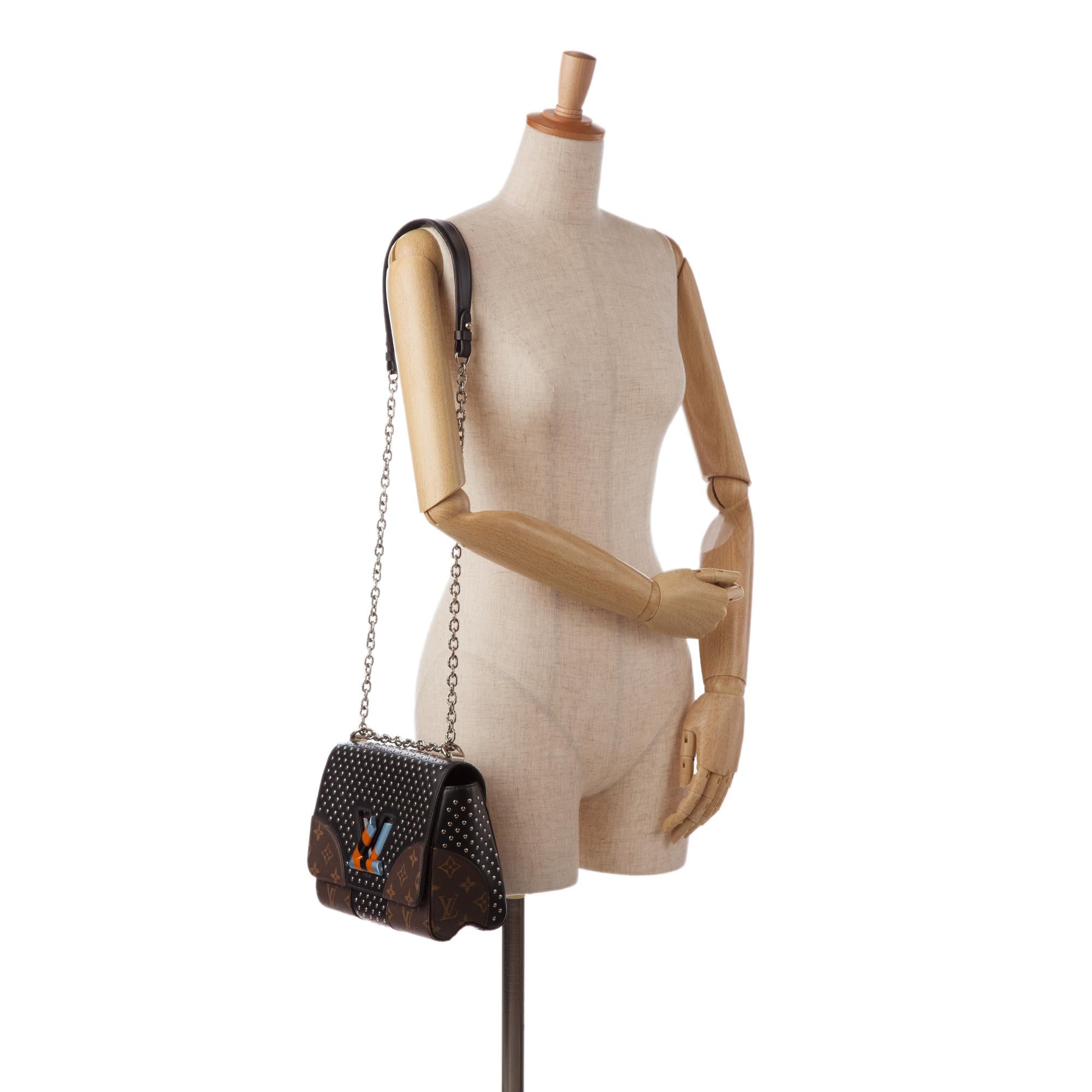 Louis Vuitton Monogram Studded Twist MM (SHG-Pwp1lG)