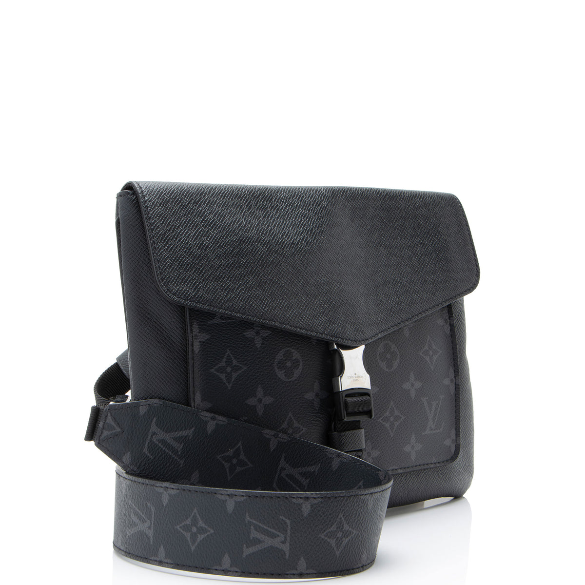 Louis Vuitton Monogram Taiga Leather Outdoor Flap Messenger
