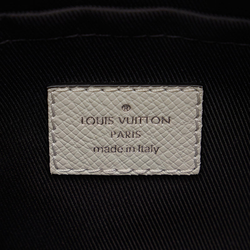 Louis Vuitton Monogram Taigarama Outdoor Messenger (SHG-K2WMt5)