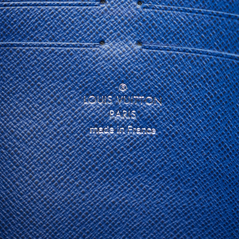 Louis Vuitton Monogram Taigarama Pochette Voyage MM (SHG-QQPlSs)