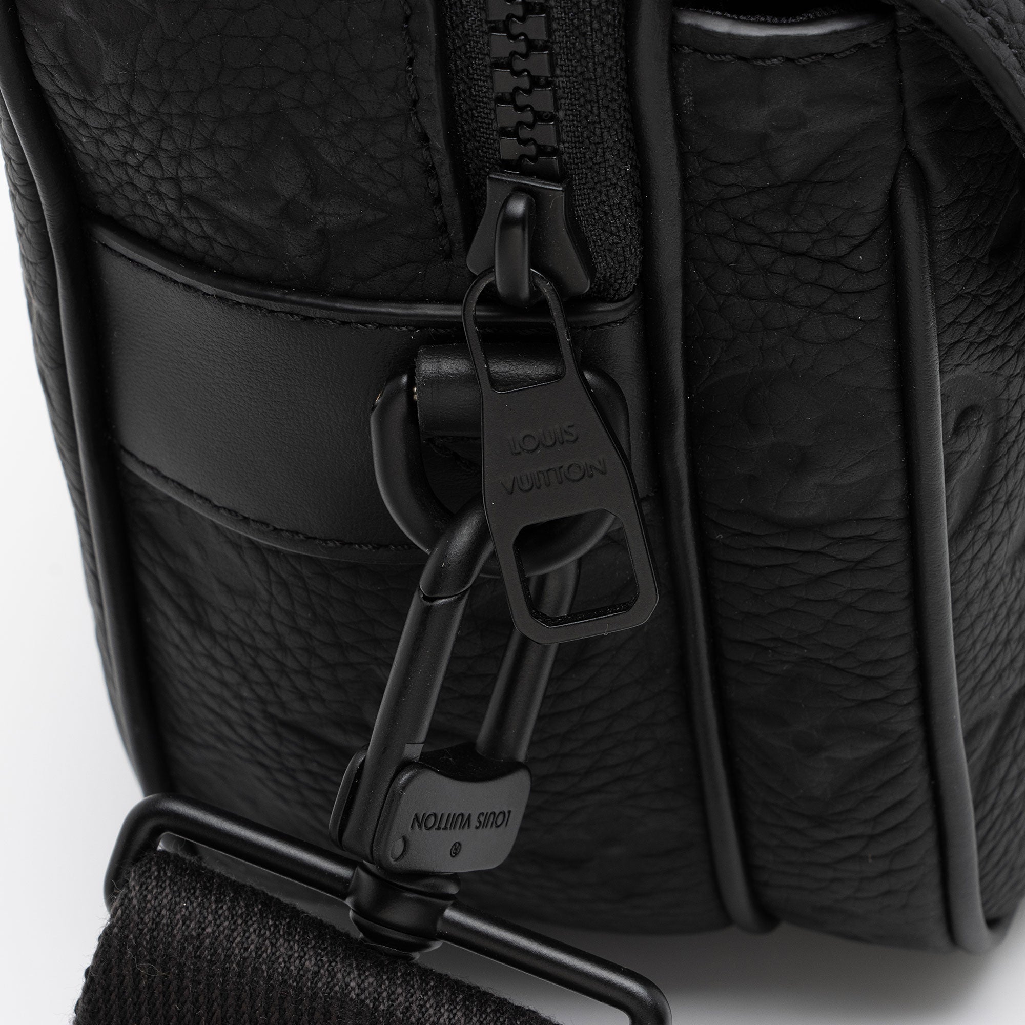 Louis Vuitton Monogram Taurillon Leather S Lock Messenger Bag (SHF-AzeZUq)