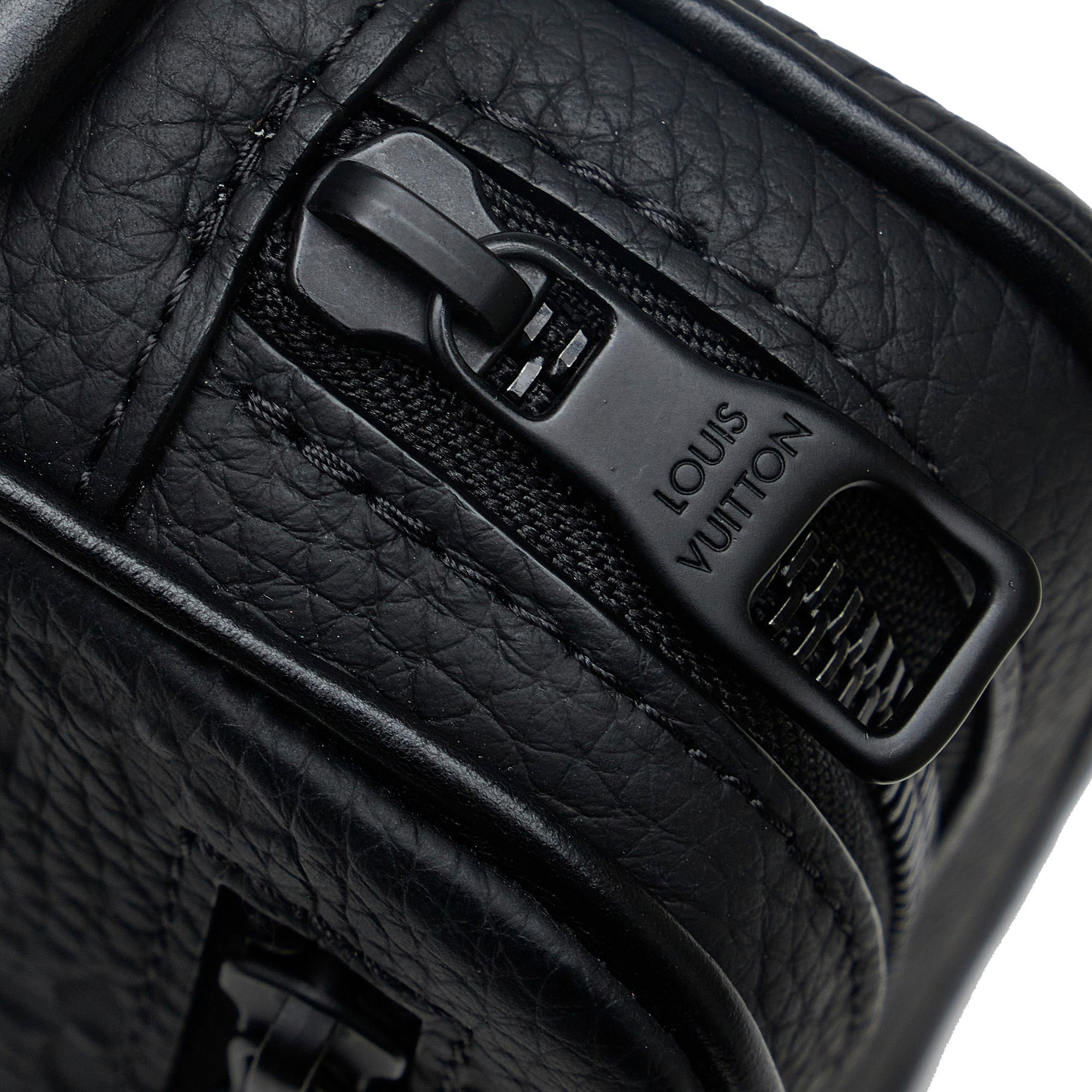 Louis Vuitton Monogram Taurillon Pochette Volga (SHG-50zbpK)