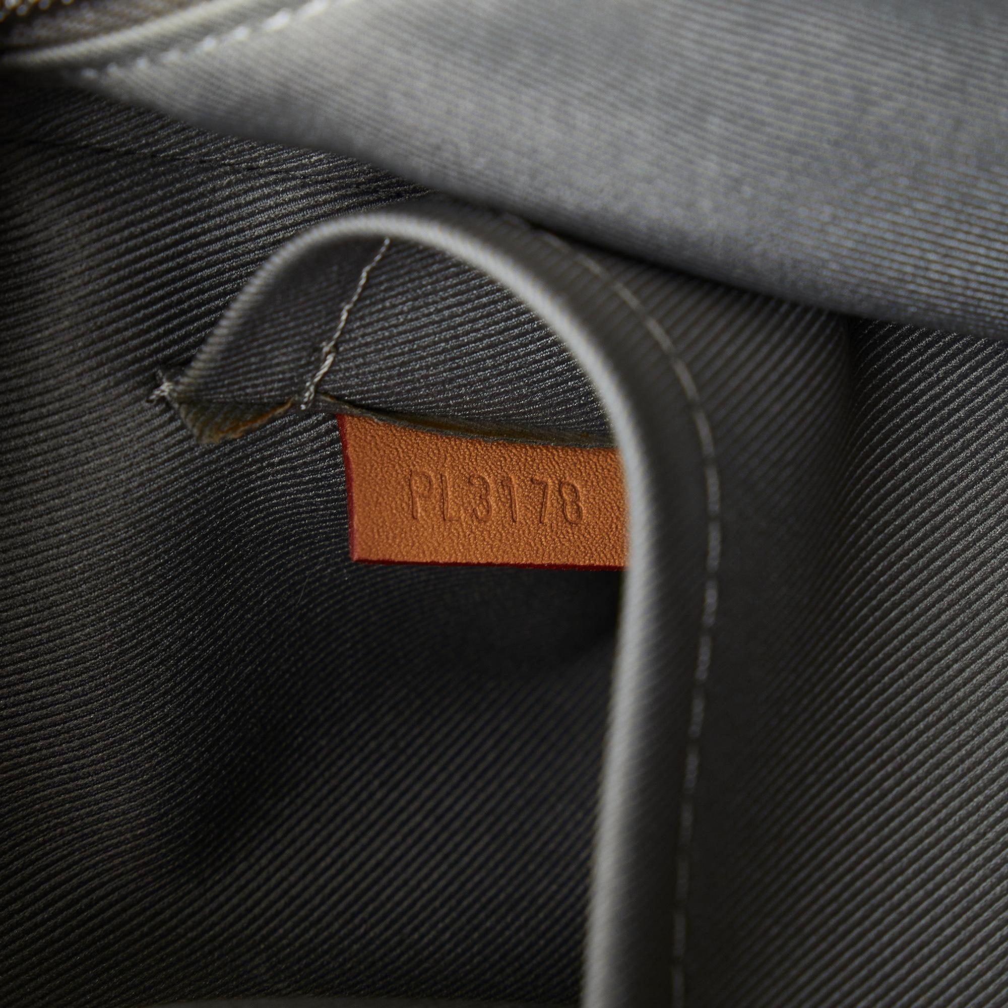 Louis Vuitton Monogram Titanium Messenger PM (SHG-0xX5Bz)