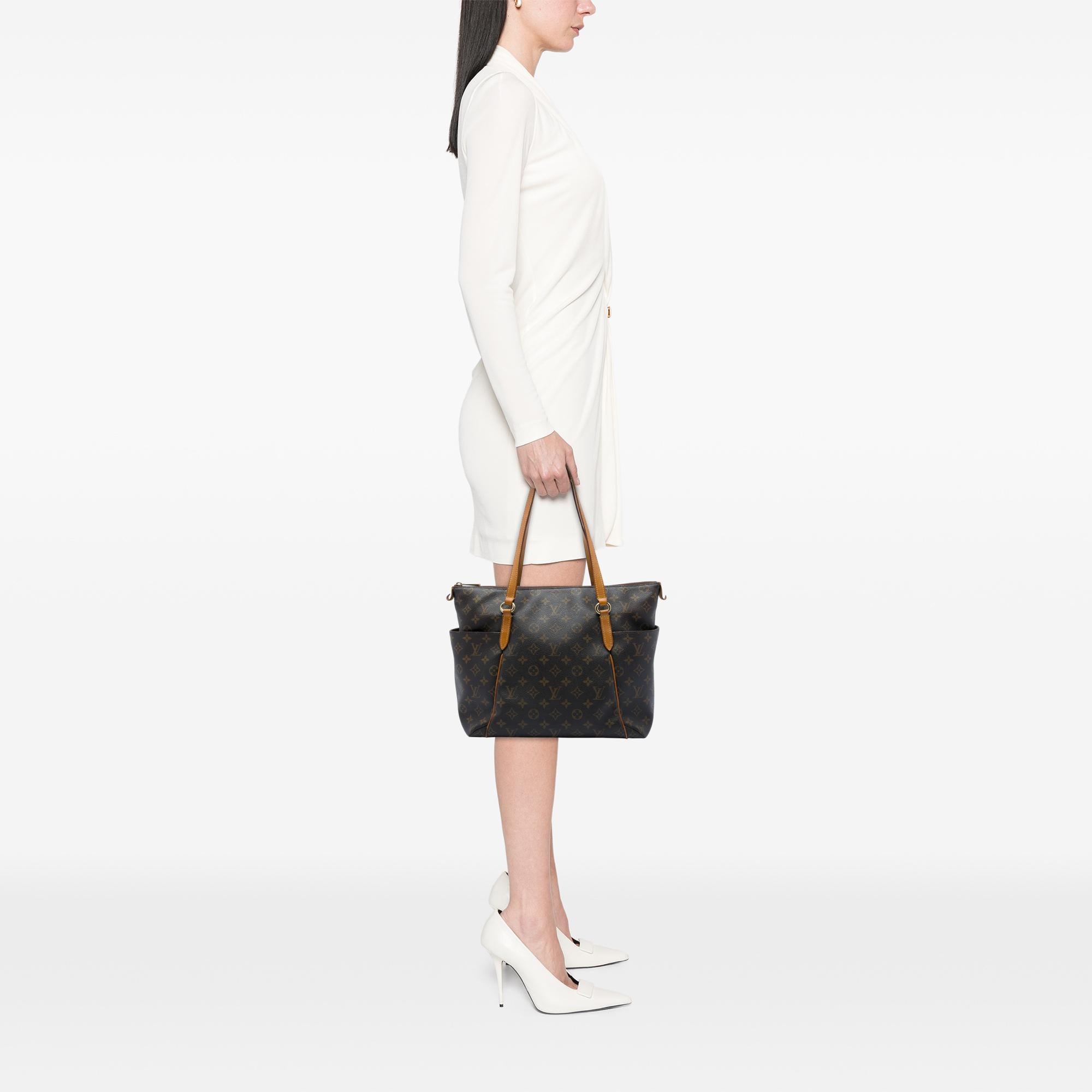 Louis Vuitton Monogram Totally MM