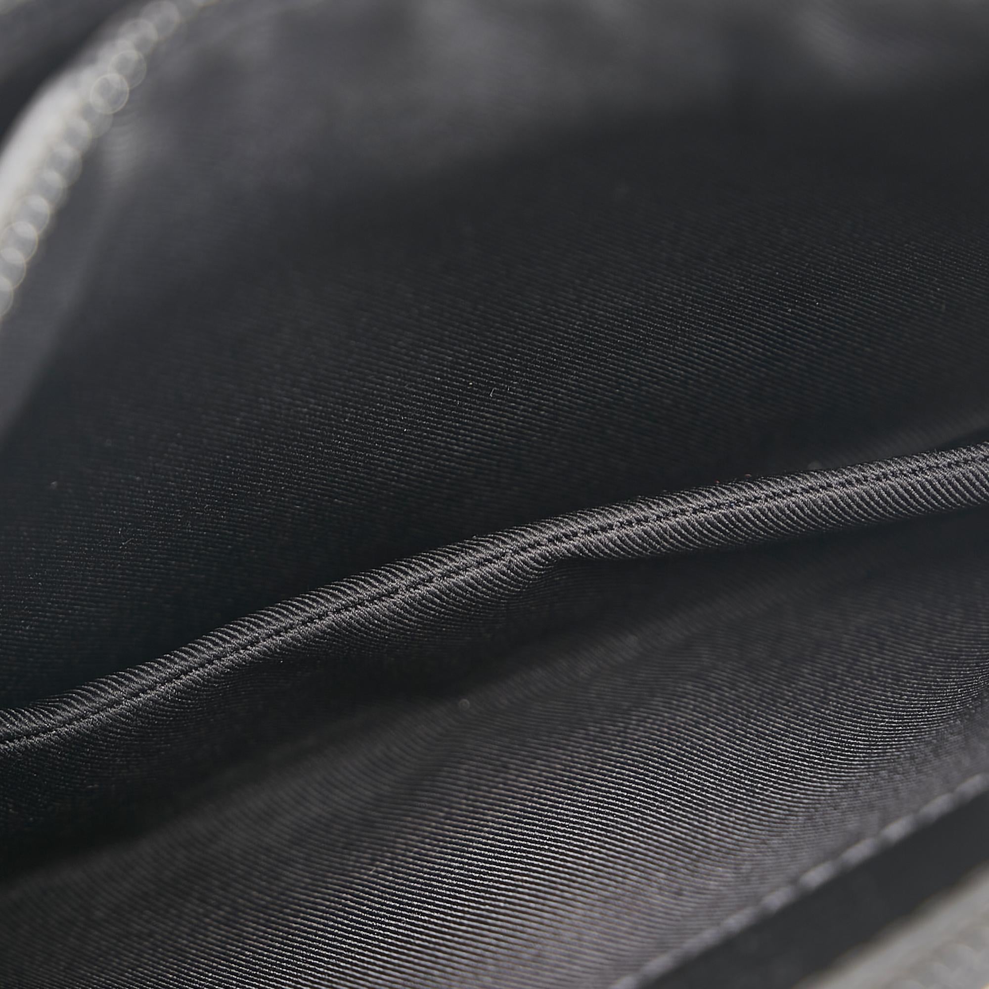 Louis Vuitton Monogram Trio Pouch NM (SHG-37664)