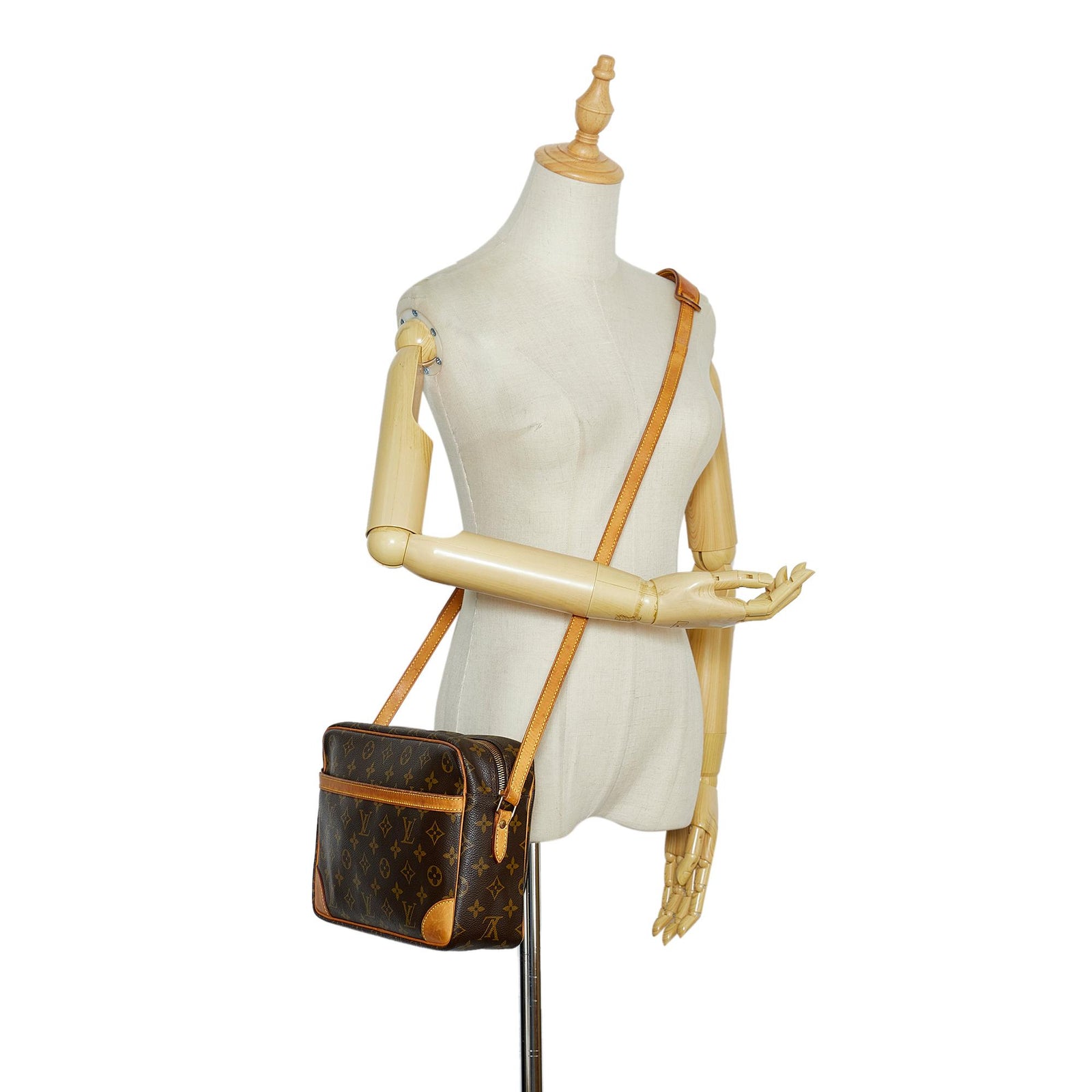 Louis Vuitton Monogram Trocadero 30 SHG N5X511 LuxeDH