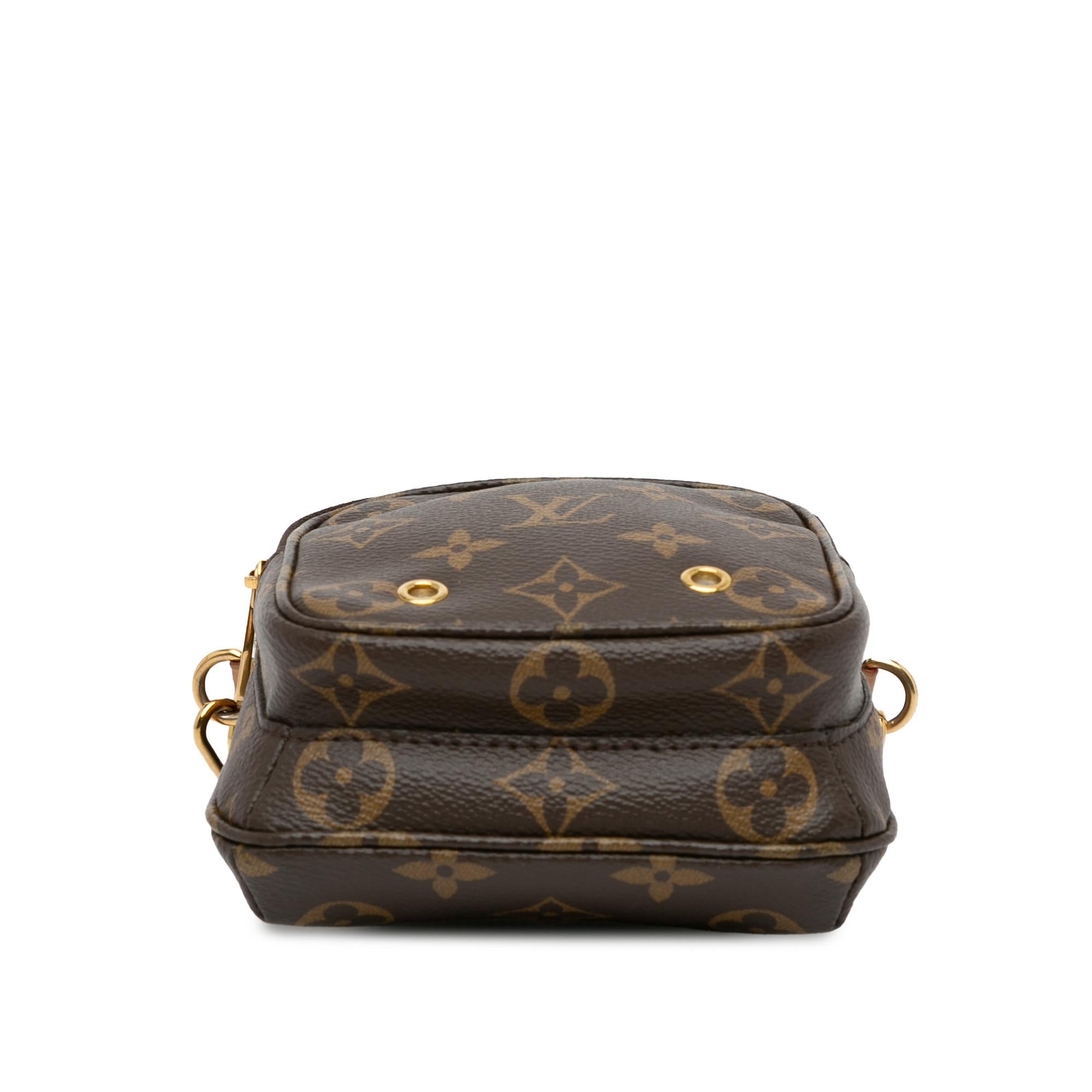 Louis Vuitton Monogram Utility Phone Sleeve (SHG-h61XTd)