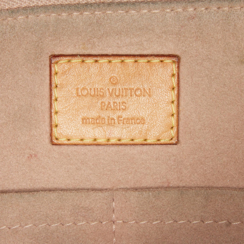 Louis Vuitton Monogram V Tote BB (SHG-W7SKD1)