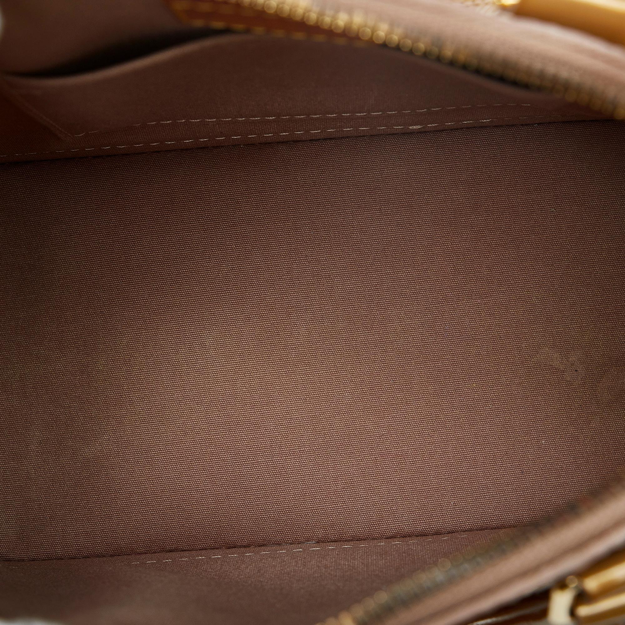 Louis Vuitton Monogram Vernis Alma BB (SHG-zw2oA4)