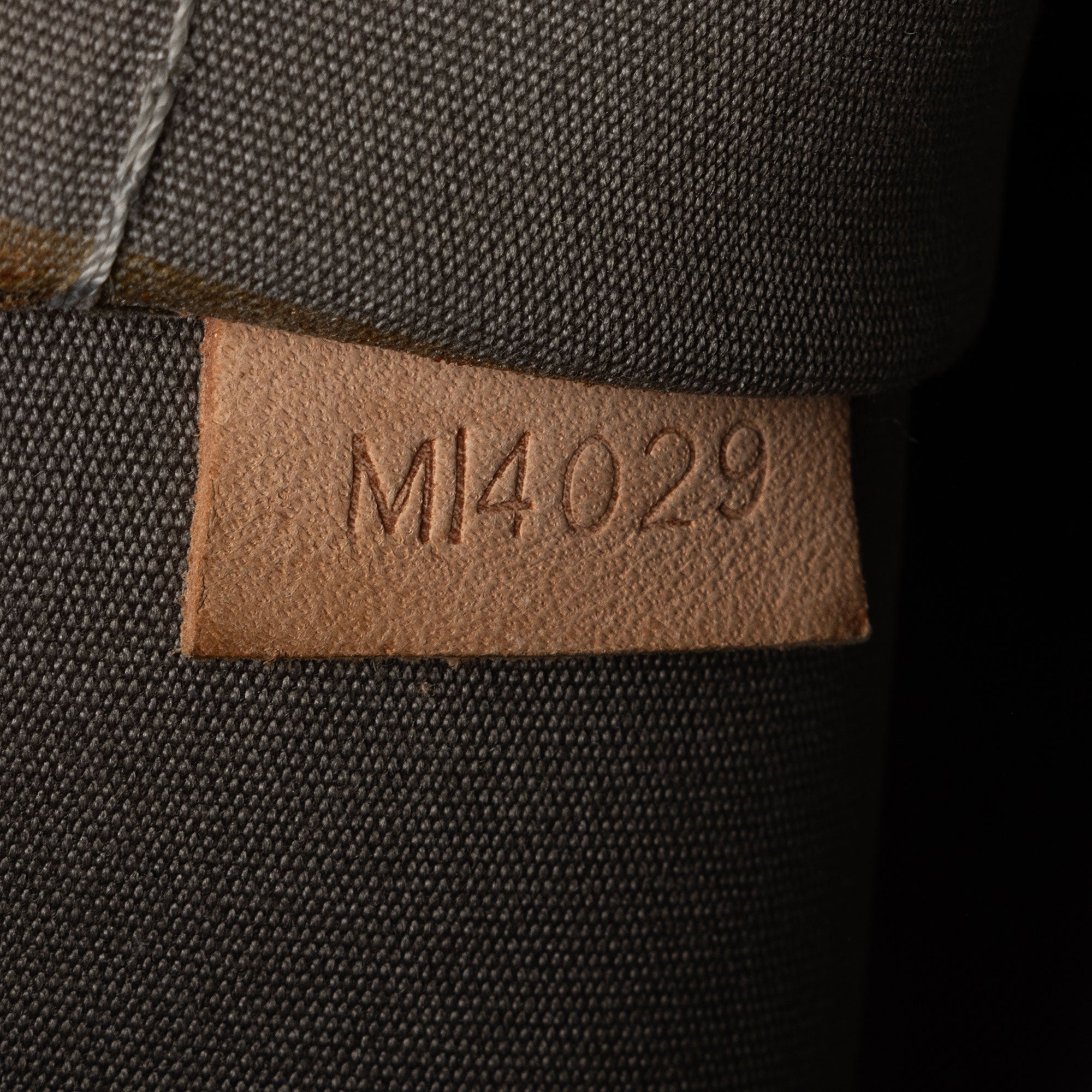 Louis Vuitton Monogram Vernis Alma GM Satchel (SHF-pjW87V)