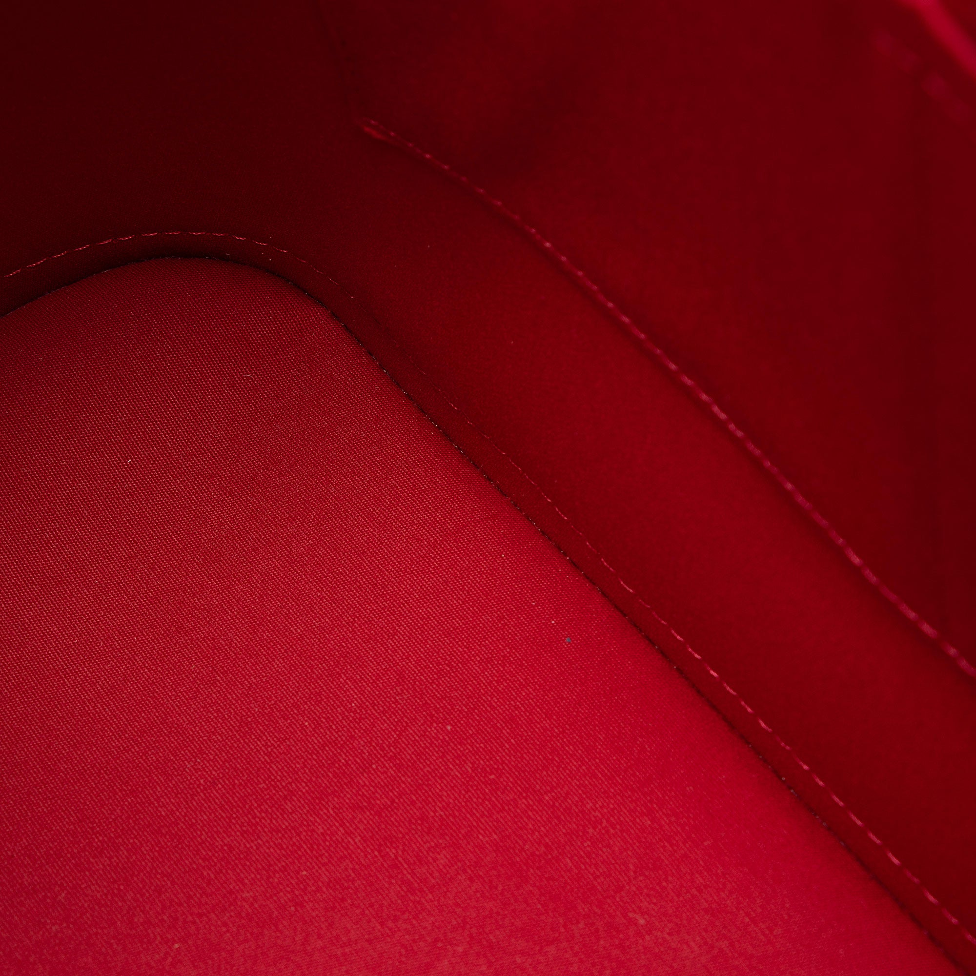 Louis Vuitton Monogram Vernis Alma GM Satchel (SHF-qWt83h)