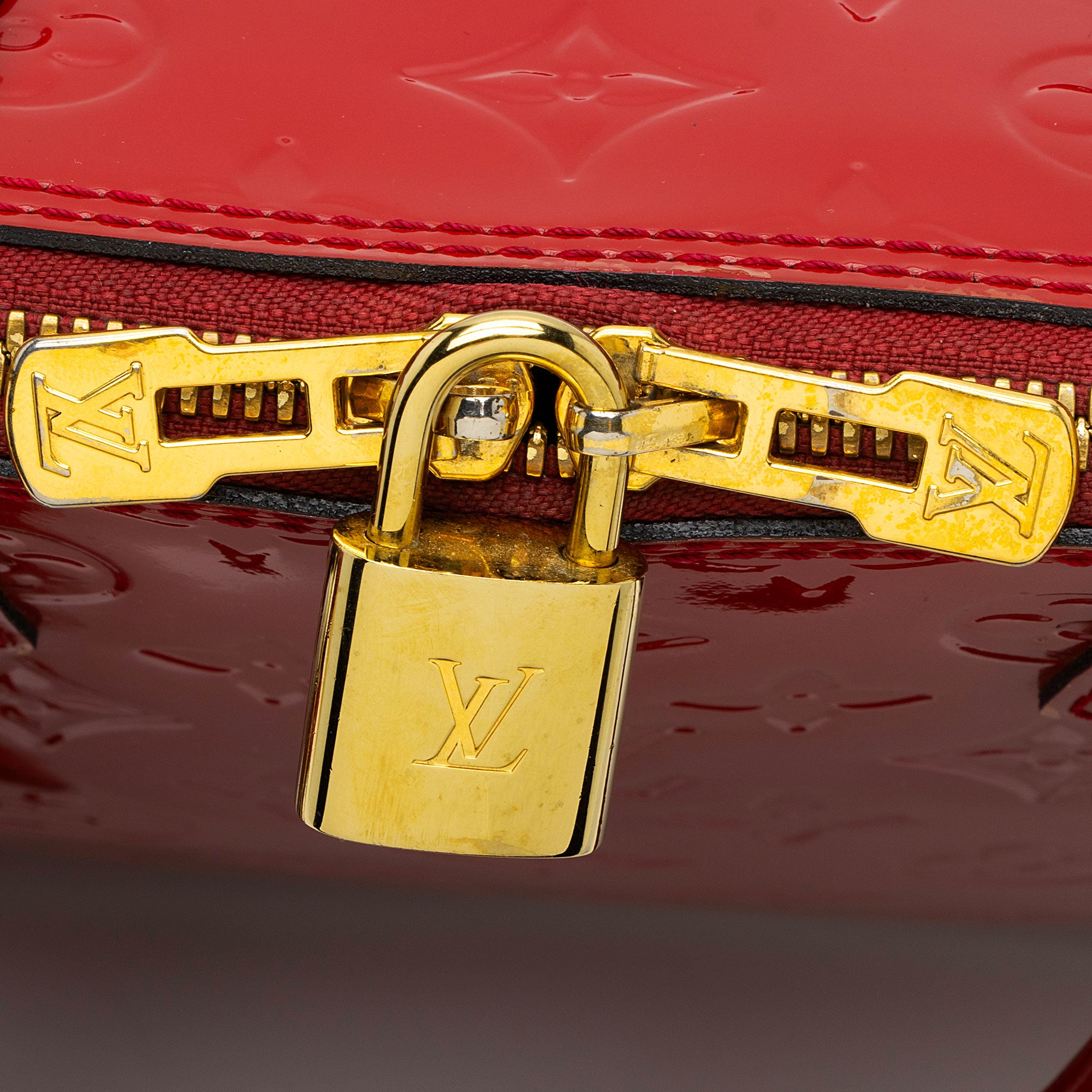 Louis Vuitton Monogram Vernis Alma PM Satchel (SHF-G4aK2V)
