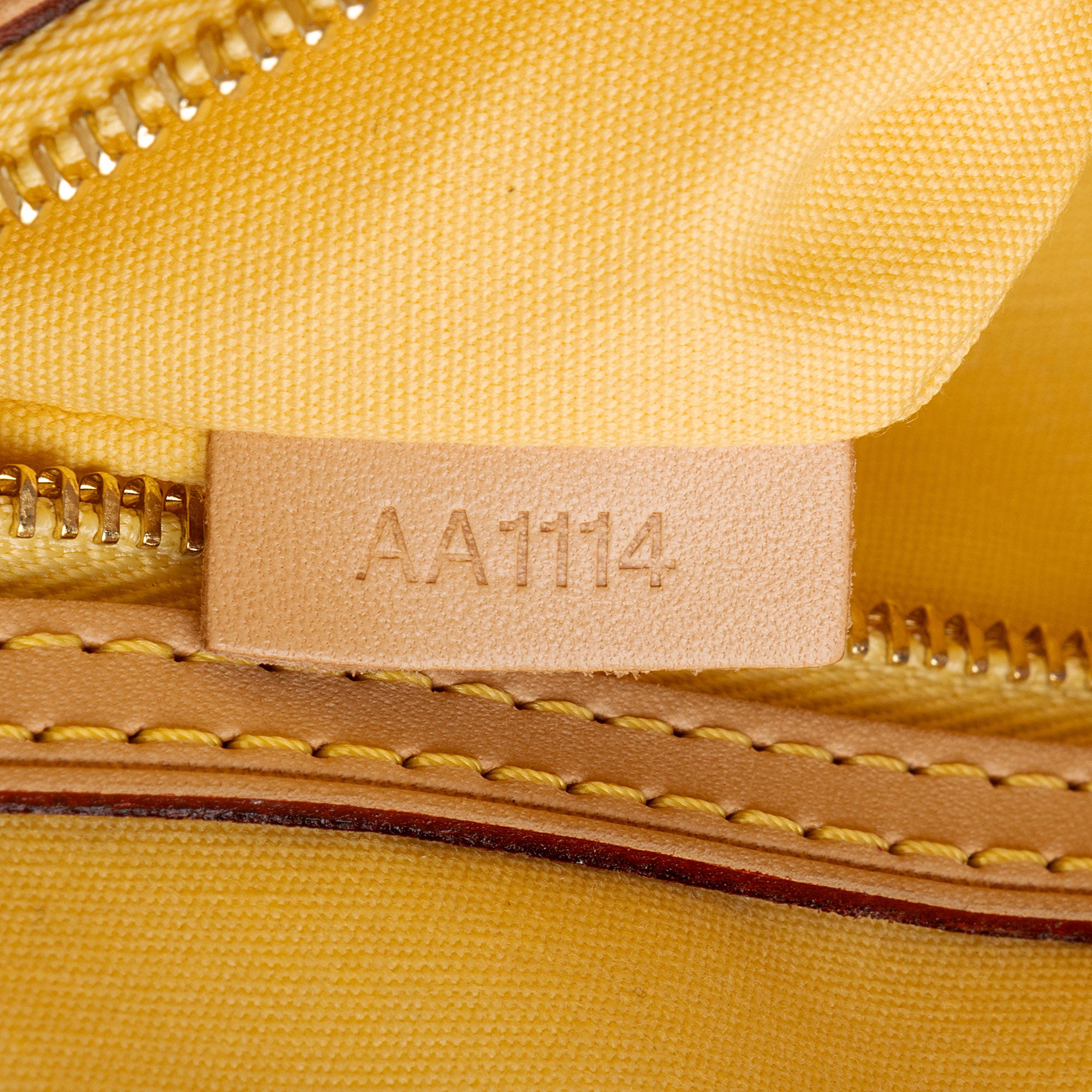 Louis Vuitton Monogram Vernis Brea MM Satchel (SHF-sj1CmG)