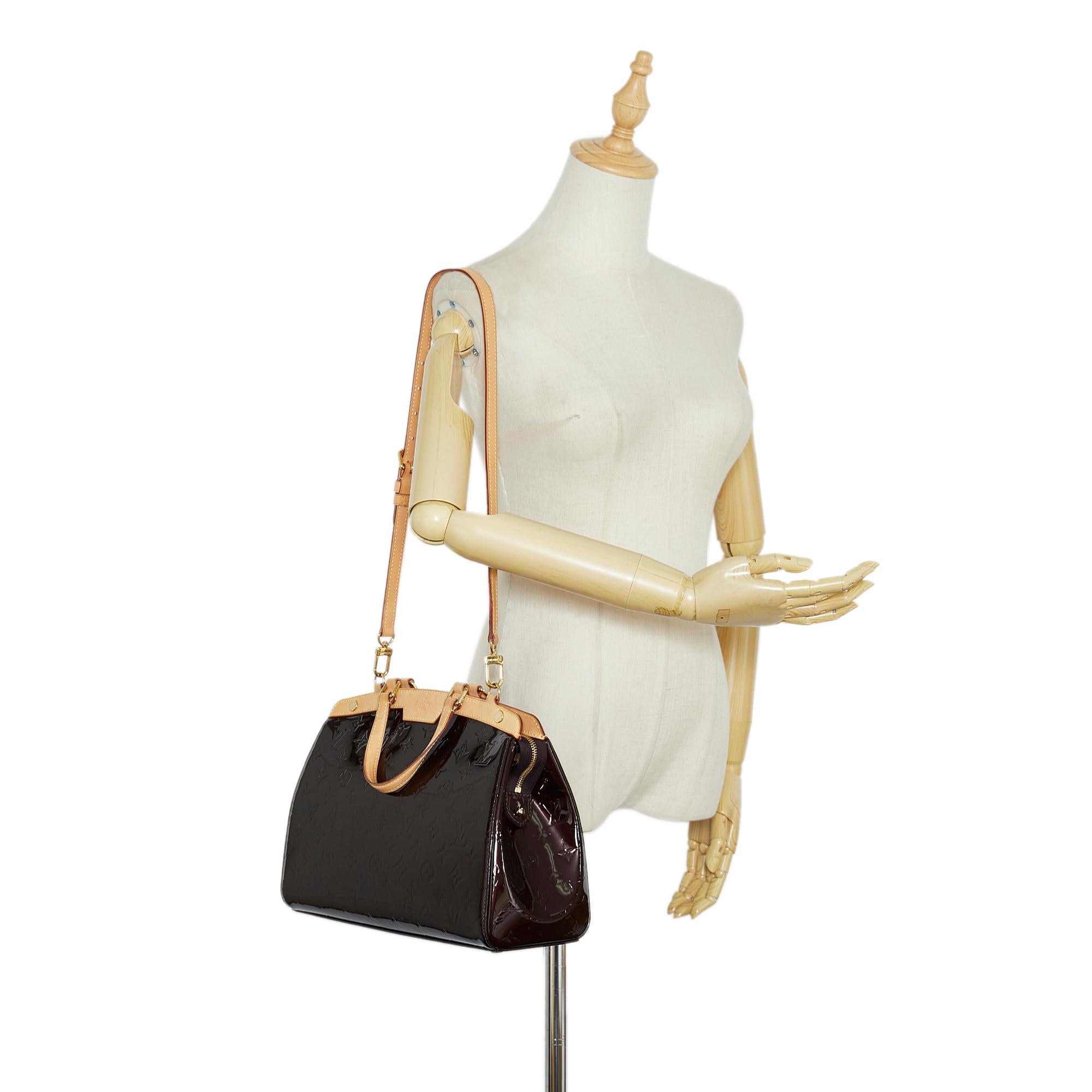Louis Vuitton Monogram Vernis Brea MM (SHG-mhzUxd)