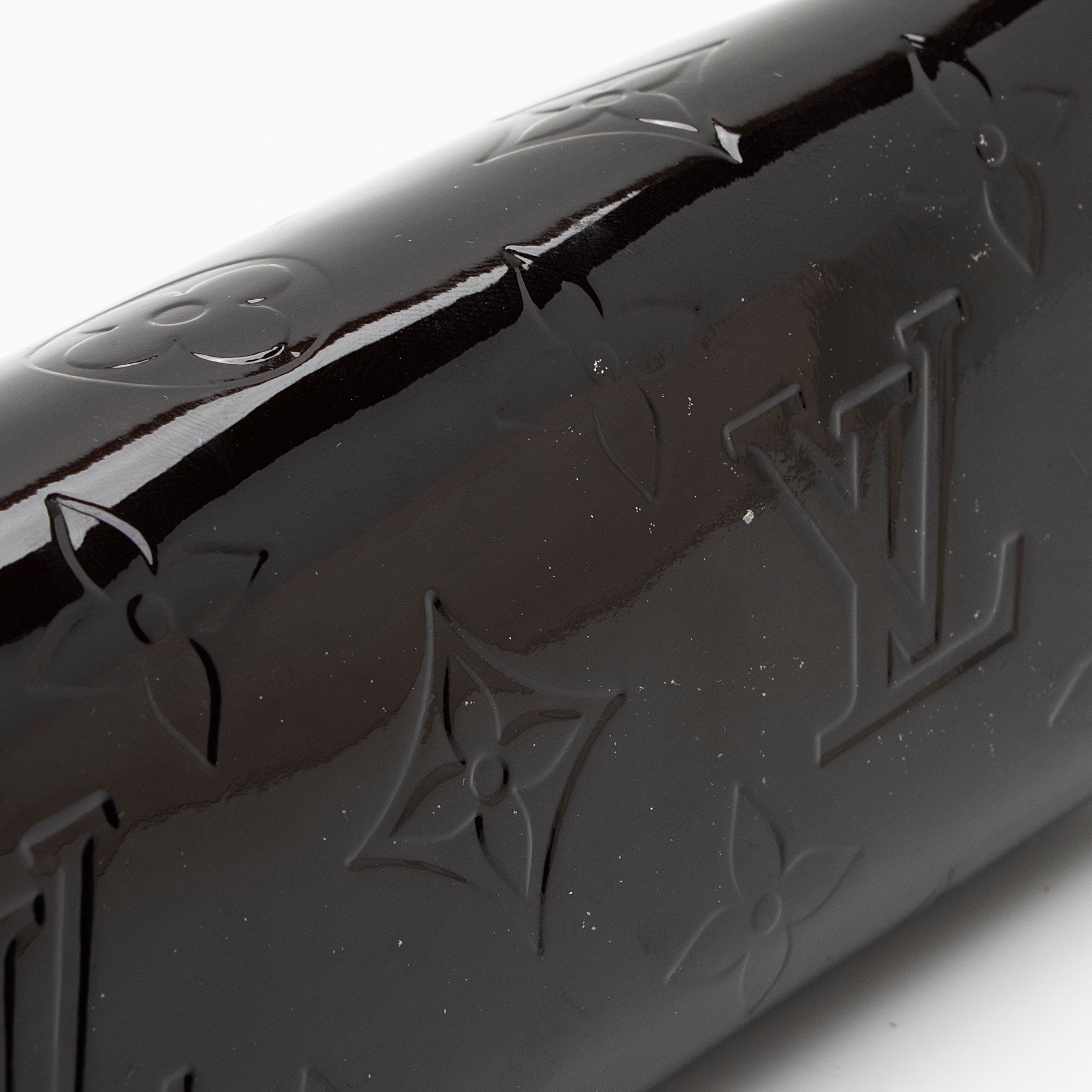 Louis Vuitton Monogram Vernis Cosmetic Pouch (SHF-KNqihE)