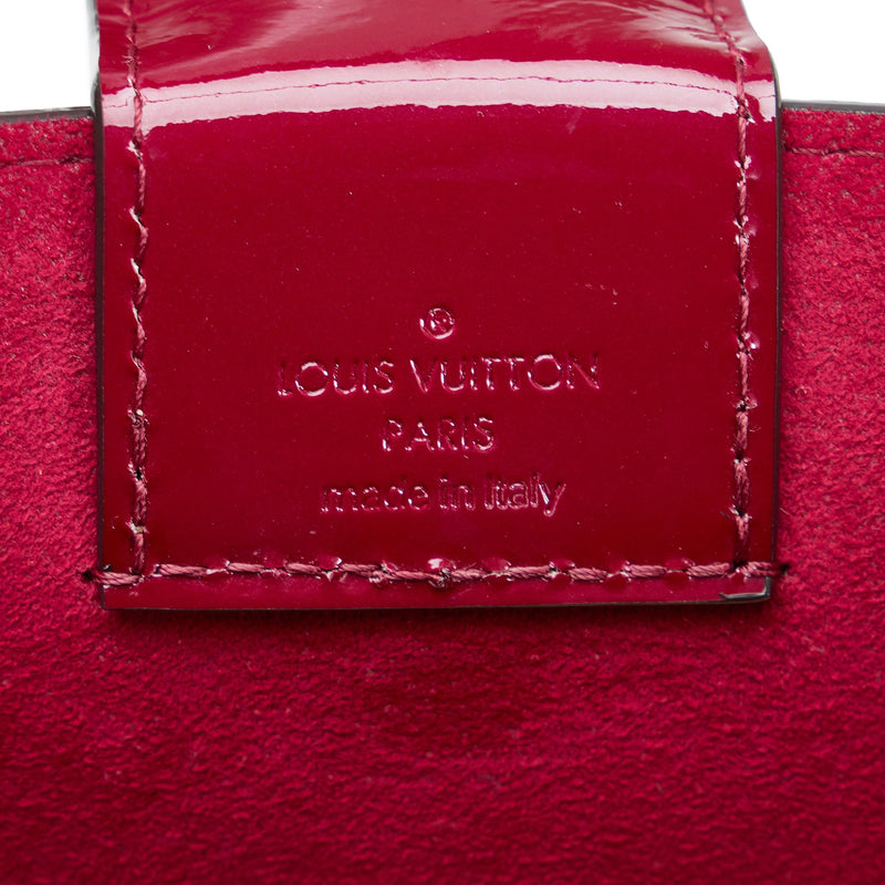 Louis Vuitton Monogram Vernis Long Beach PM (SHG-54rzAh) – LuxeDH