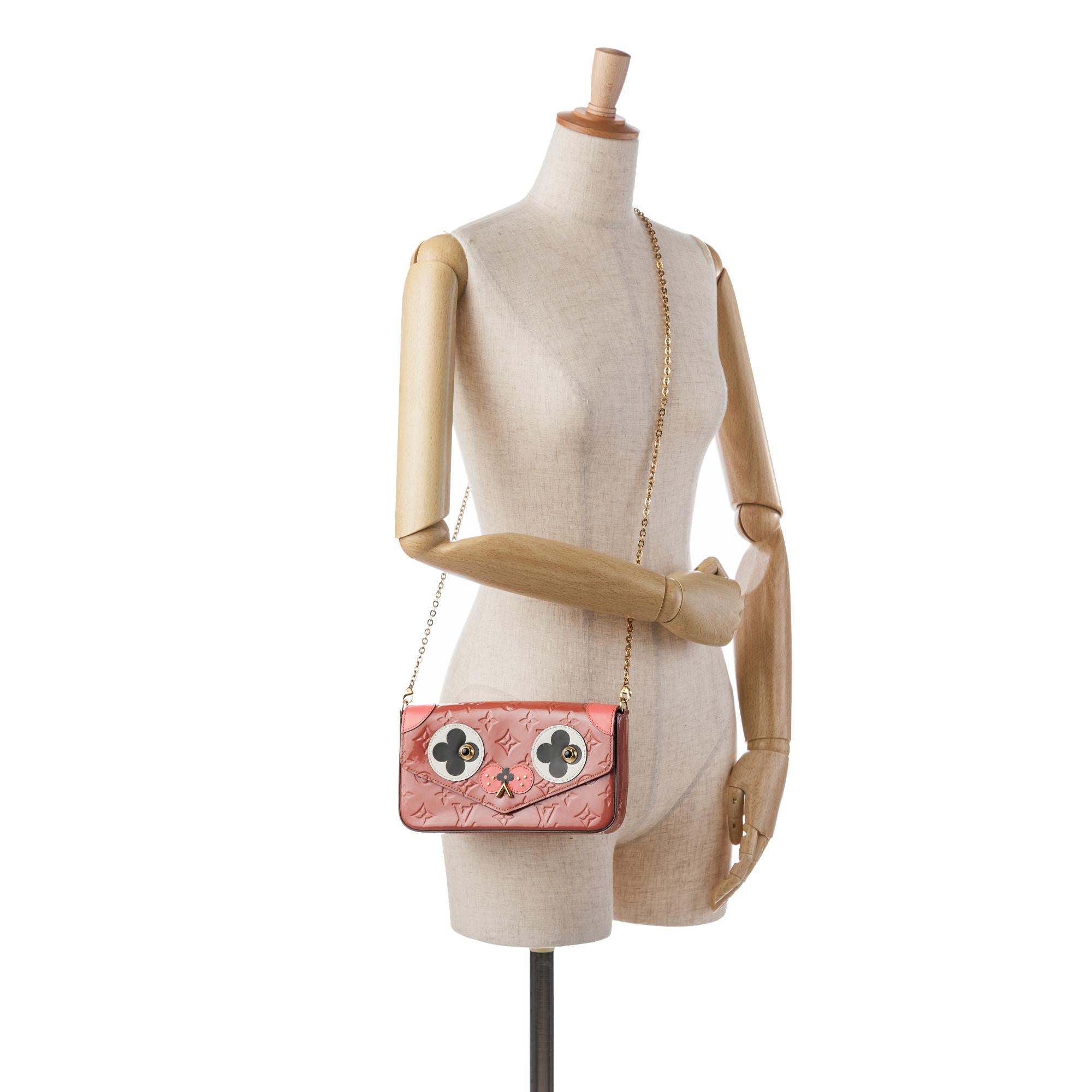 Louis Vuitton Monogram Vernis Pochette Felicie Valentine Dog (SHG-y5pSsZ)