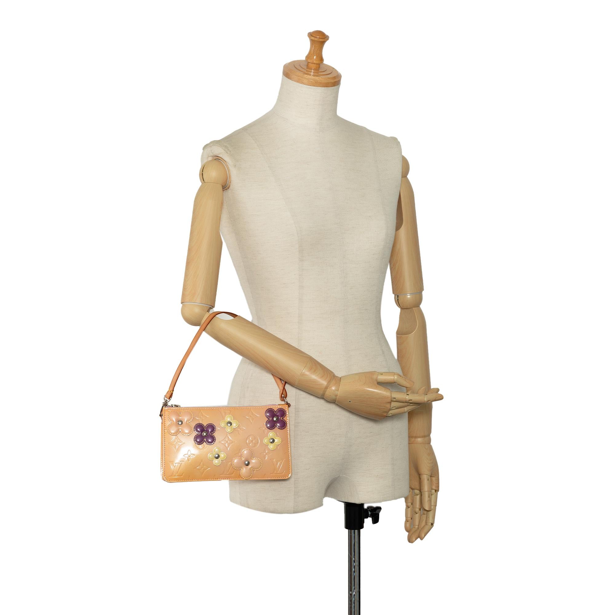 Louis Vuitton Monogram Vernis Pochette Lexington Fleurs (SHG-tlDU5h)