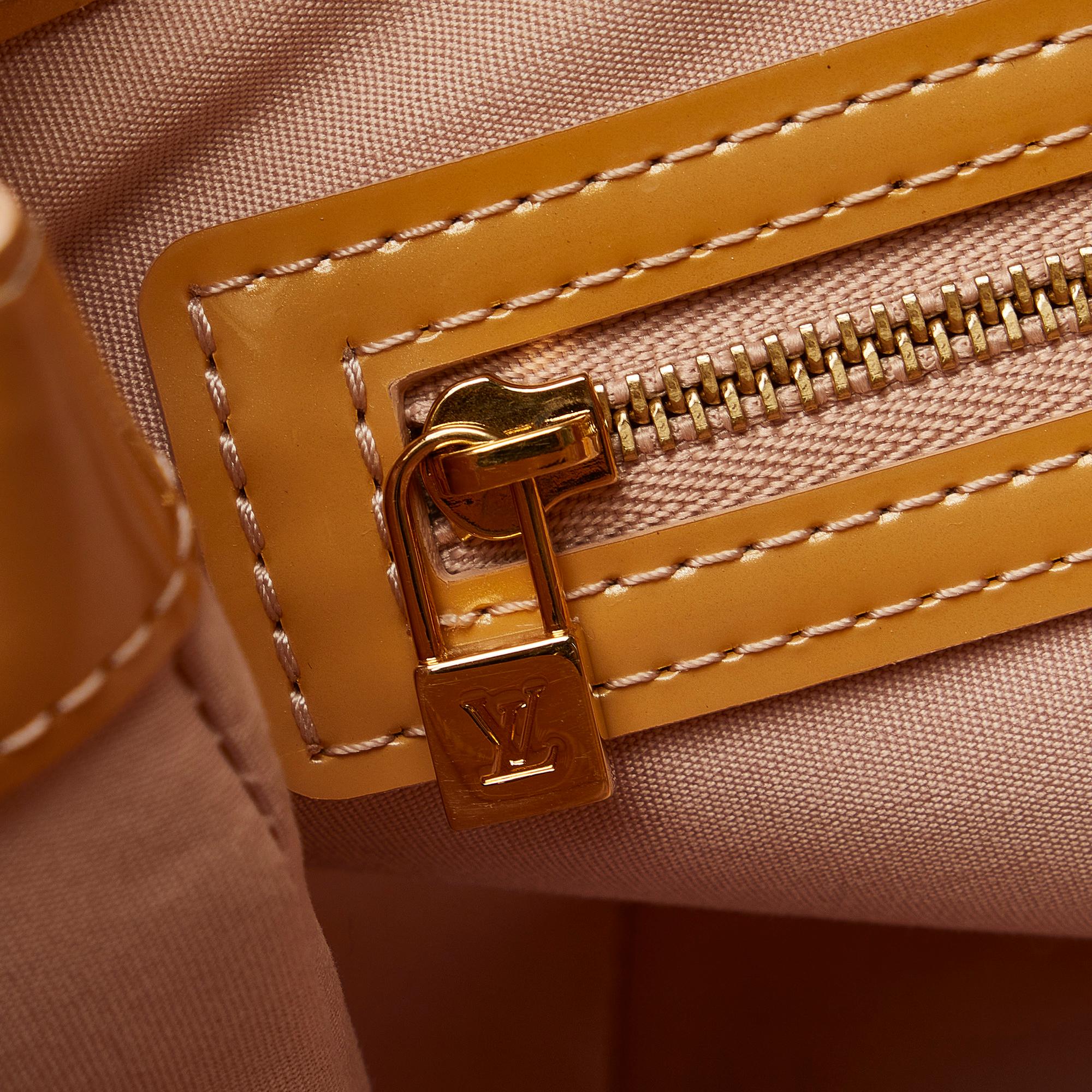 Louis Vuitton Monogram Vernis Wilshire PM (SHG-CTJjqY)