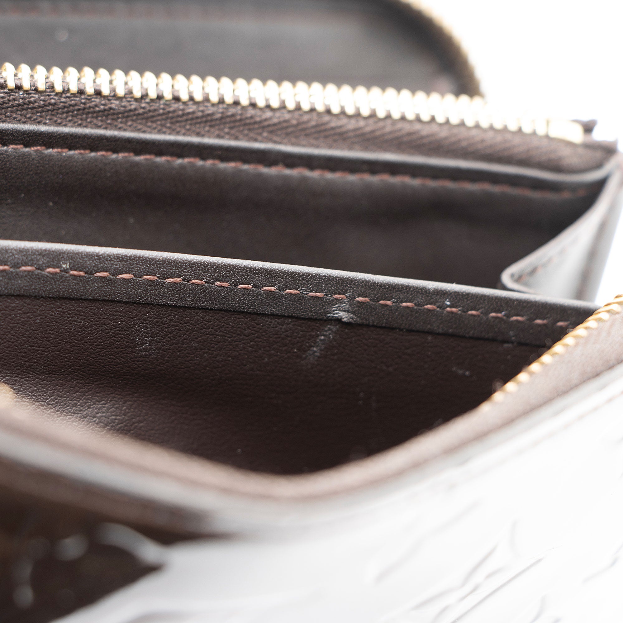 Louis Vuitton Monogram Vernis Zippy Wallet (SHF-O0VEBU)