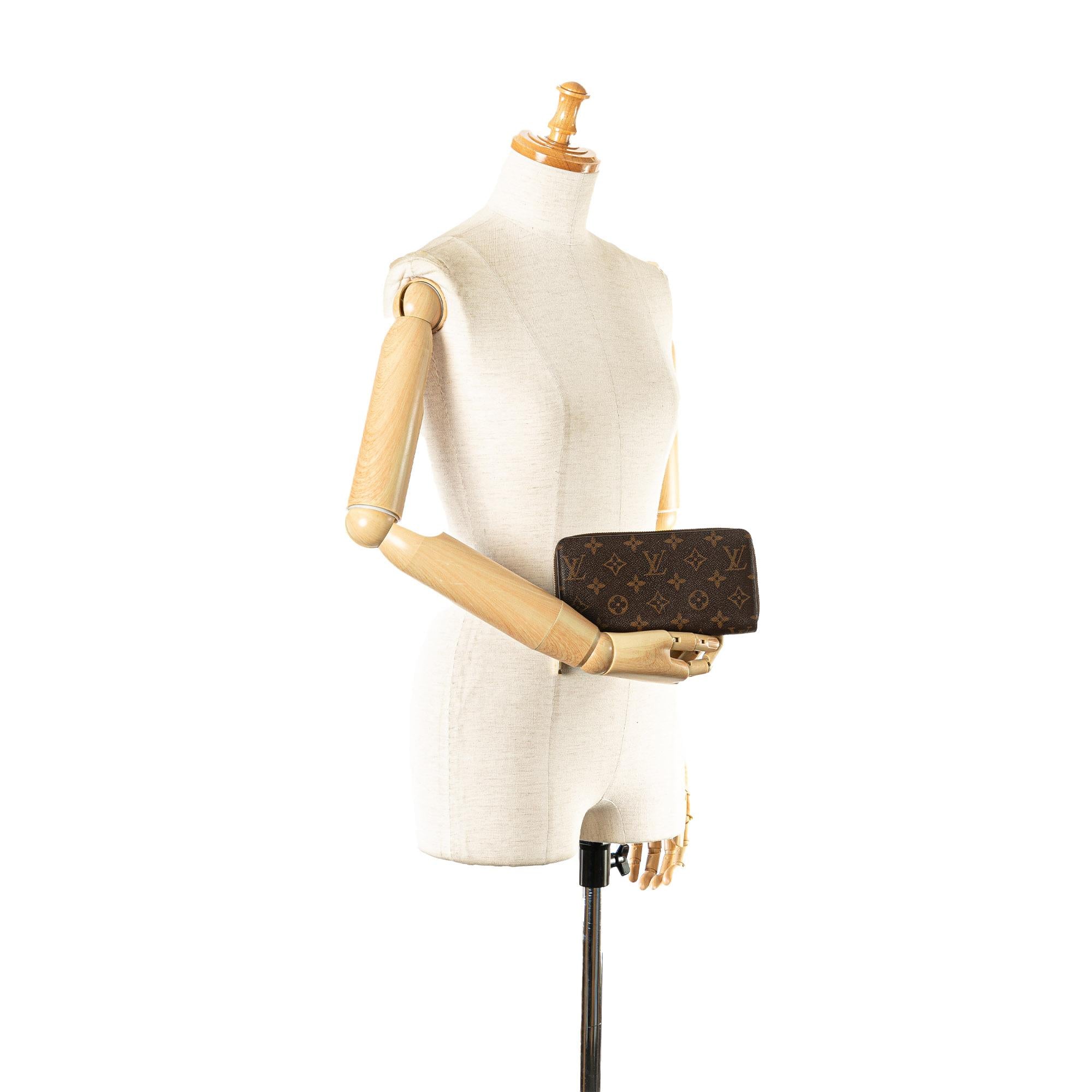 Louis Vuitton Monogram Zippy Wallet (SHG-HiaSAc)