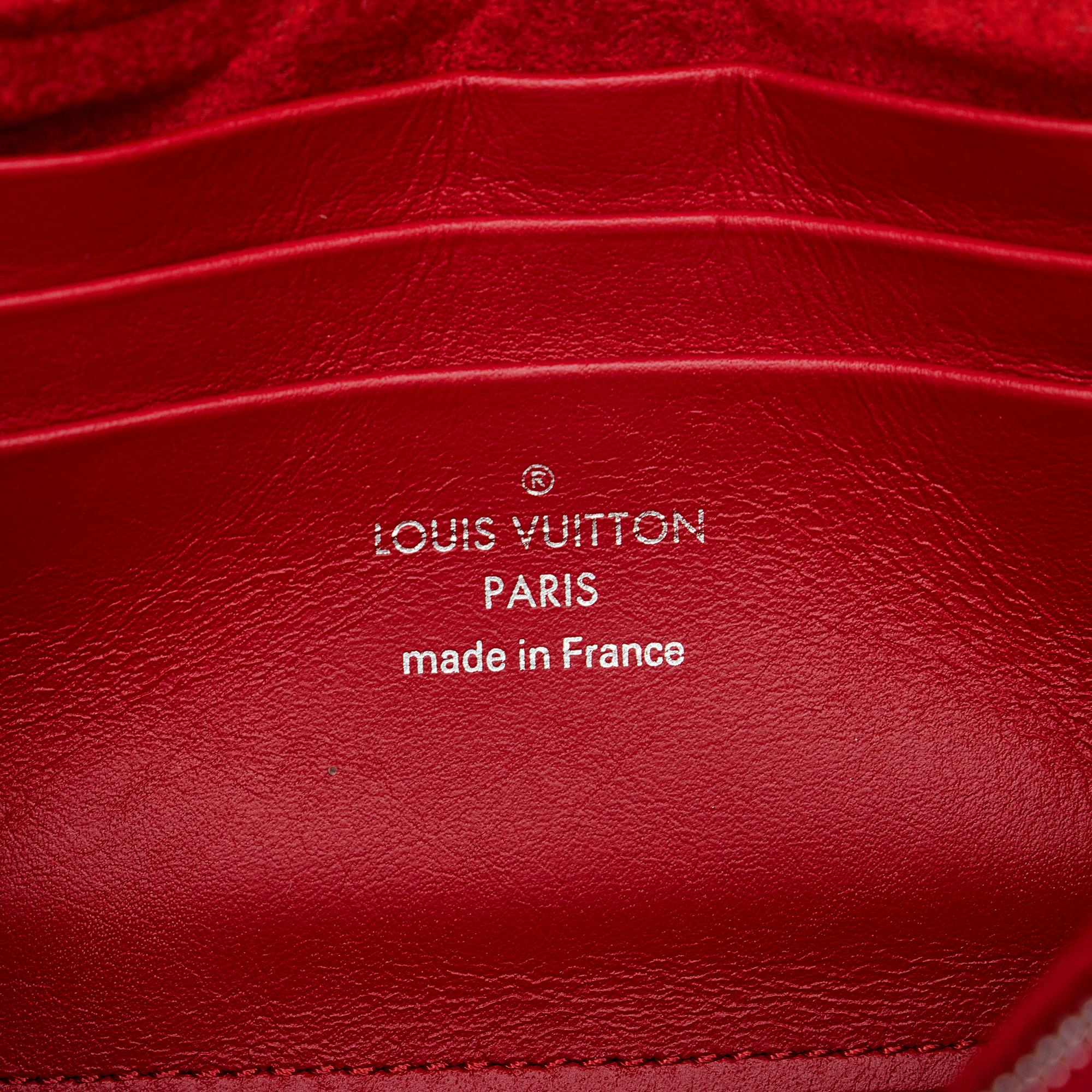 Louis Vuitton New Wave Chain Pochette (SHG-sOWV8C)