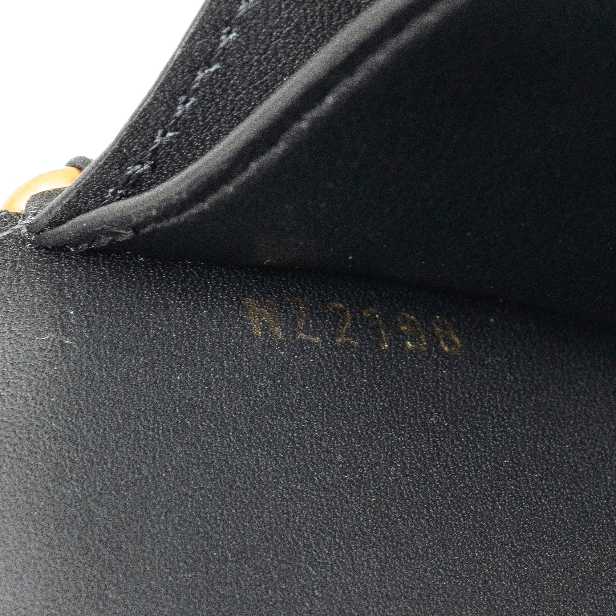 Louis Vuitton New Wave Long Wallet (SHG-xTwyGy)