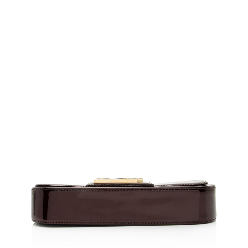 Louis Vuitton Patent Leather Sobe Clutch (SHF-O0hDXi)