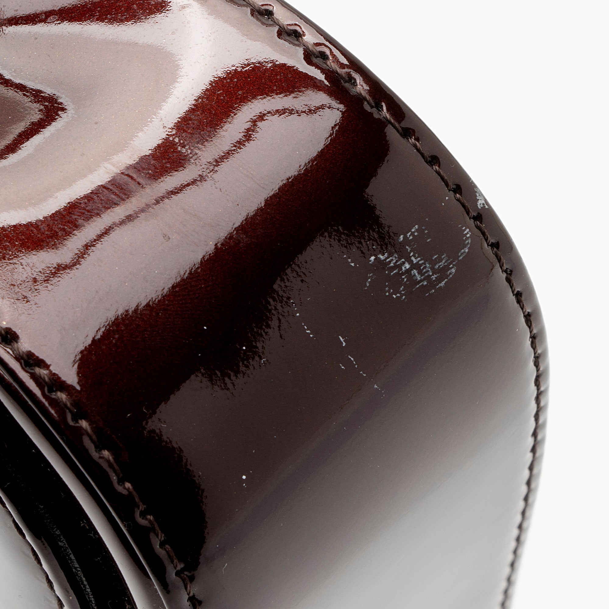 Louis Vuitton Patent Leather Sobe Clutch (SHF-O0hDXi)