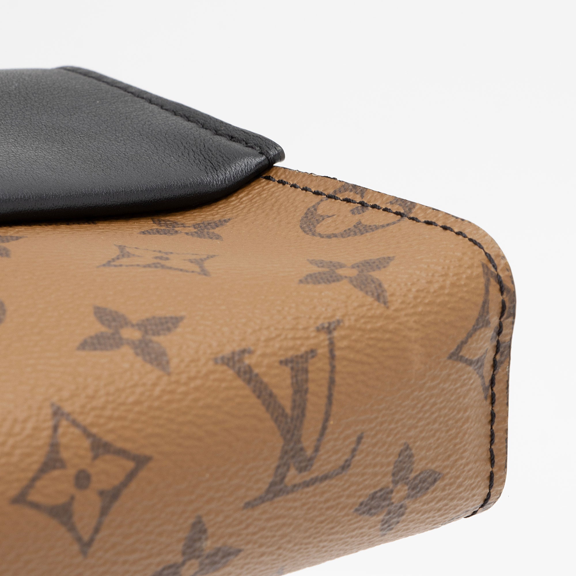 Louis Vuitton Reverse Monogram Column Pochette (SHF-uUjQaz)