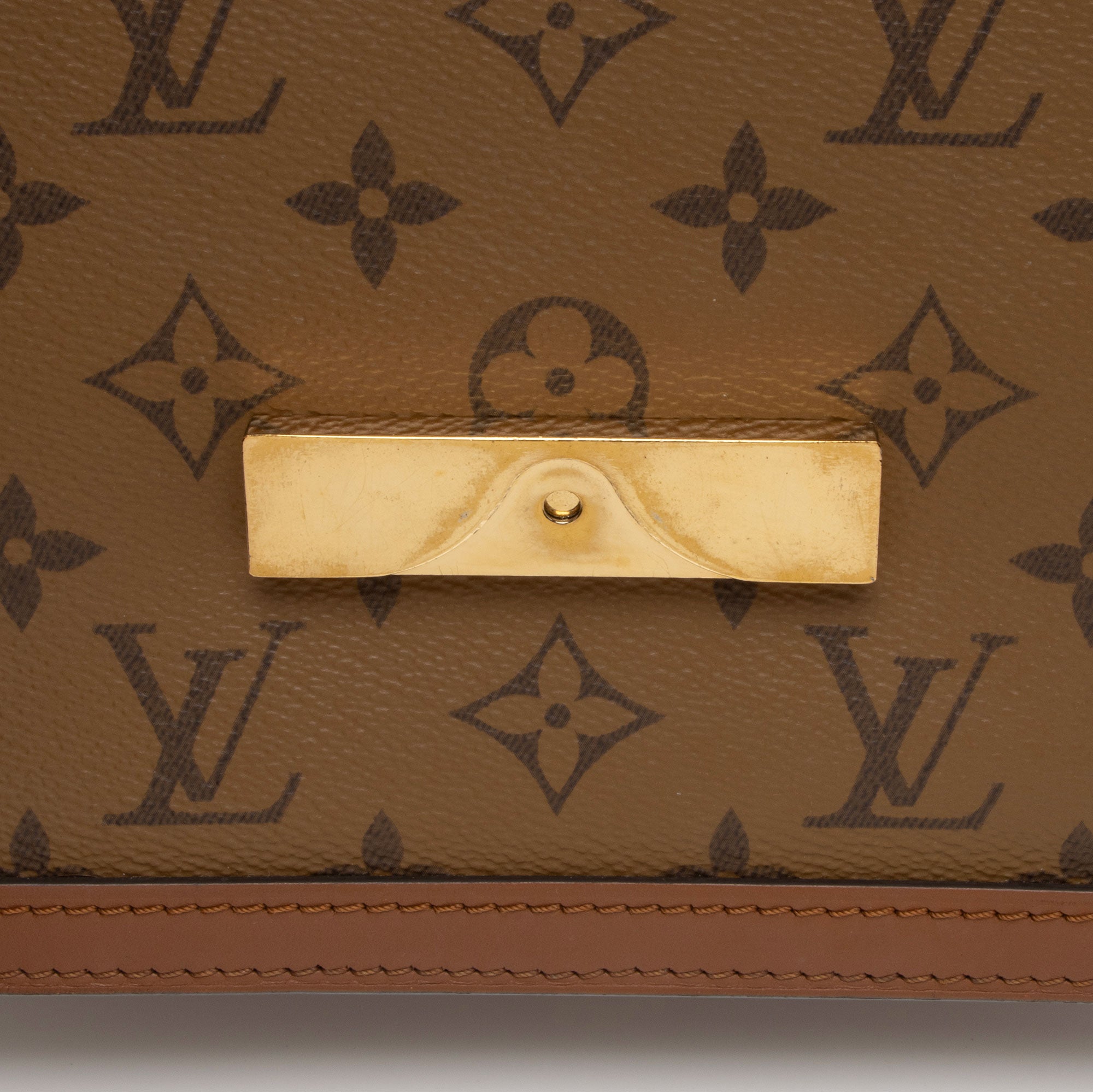 Louis Vuitton Reverse Monogram Dauphine MM Shoulder Bag (SHF-VOdubV)