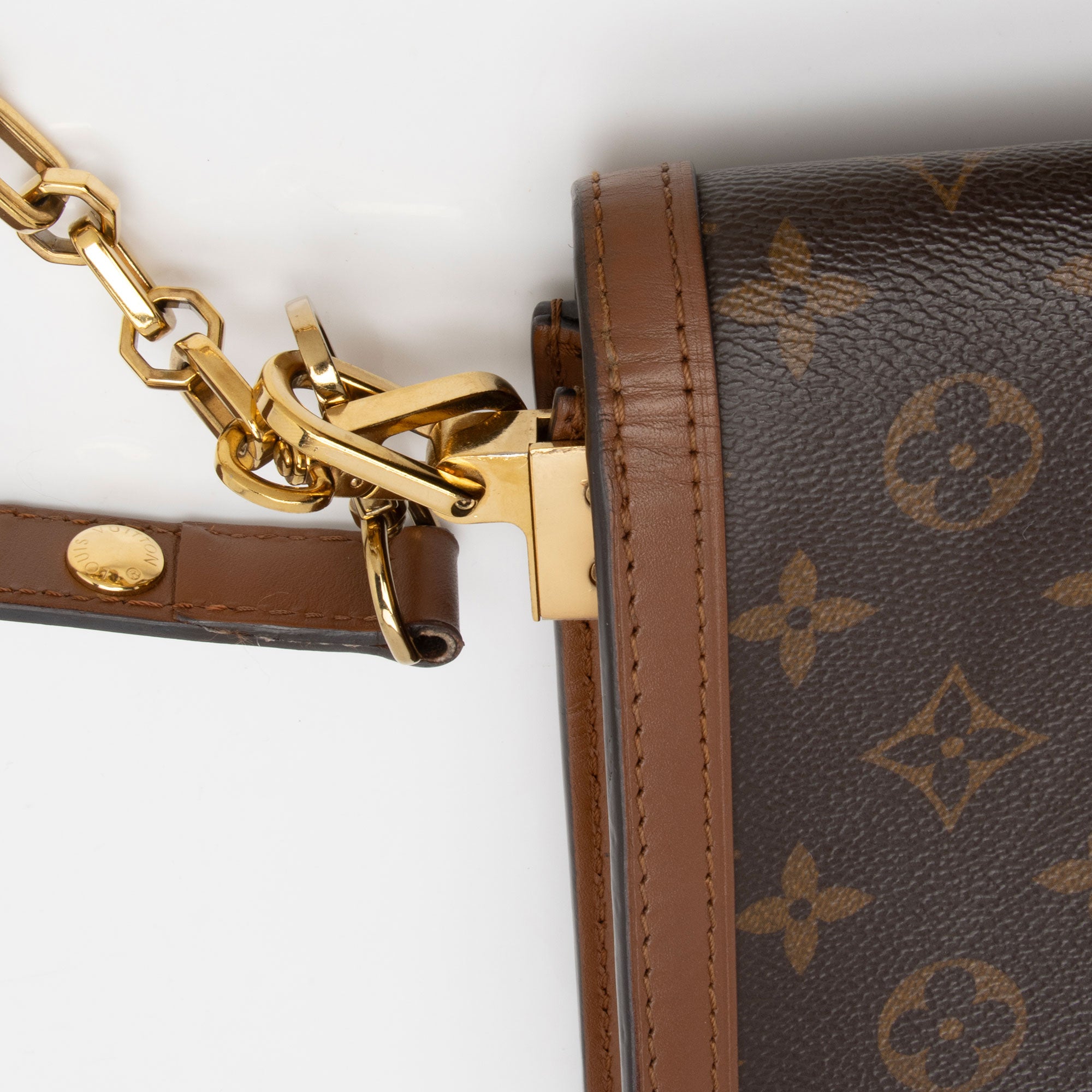 Louis Vuitton Reverse Monogram Dauphine MM Shoulder Bag (SHF-VOdubV)