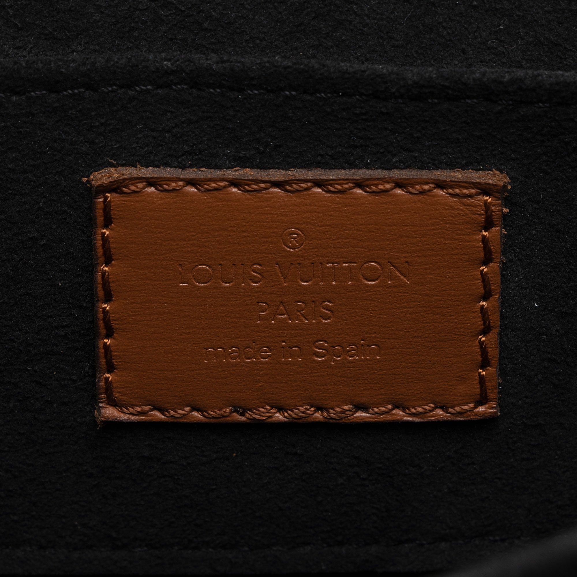 Louis Vuitton Reverse Monogram Dauphine Mini Shoulder Bag (SHF-NF159w)