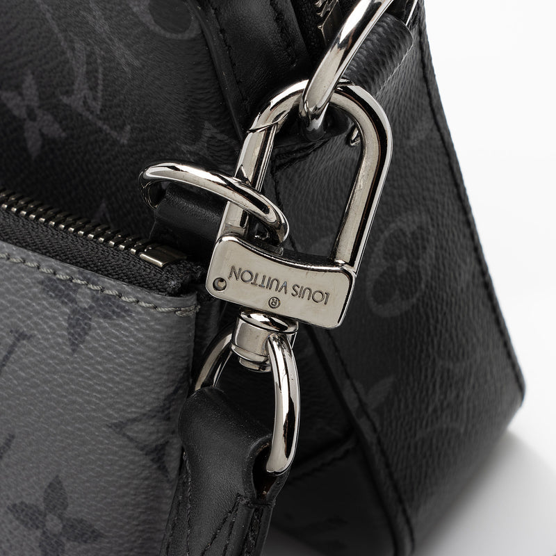 Pre-owned Louis Vuitton Trio Messenger Cloth Bag In Grey