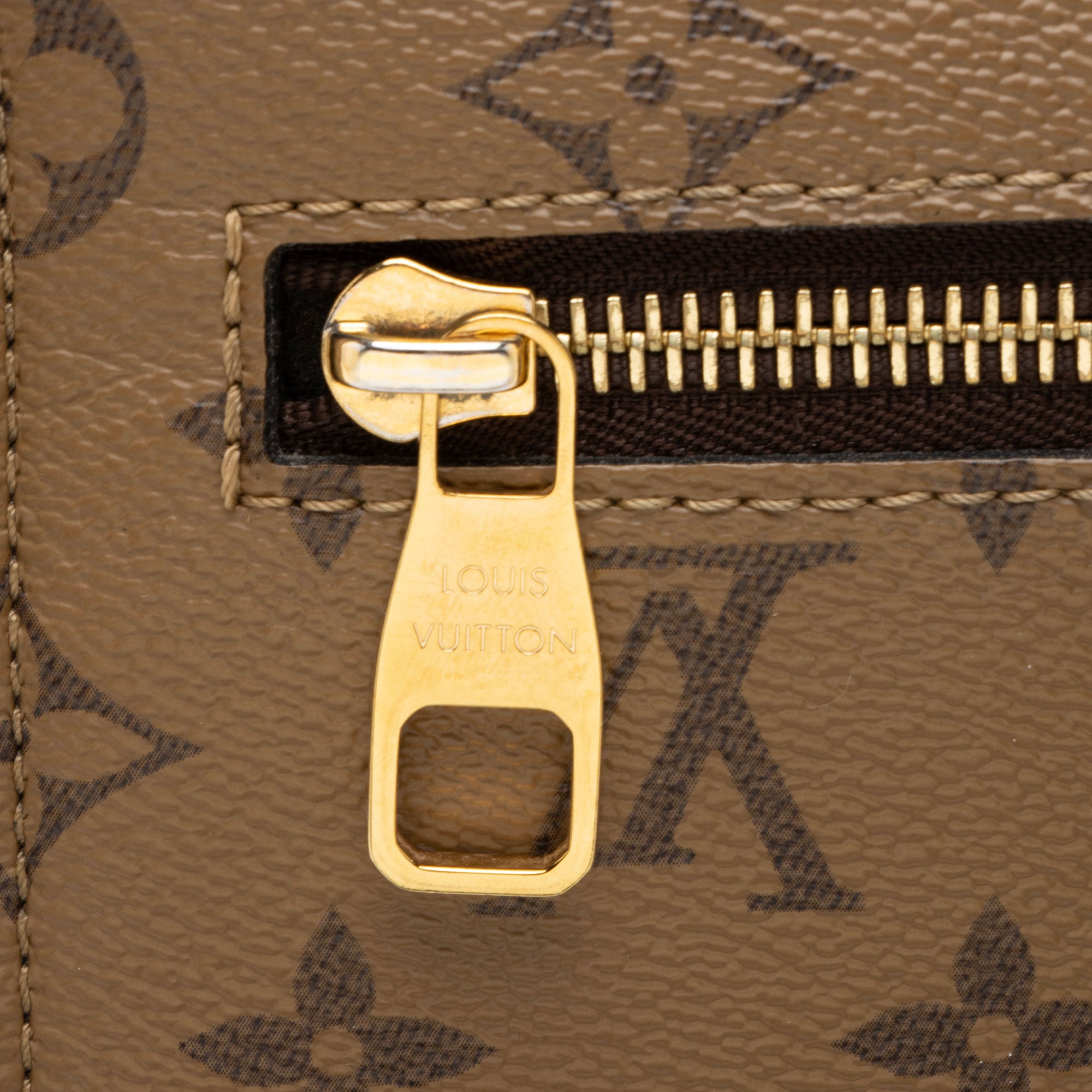 Louis Vuitton Reverse Monogram Pochette Metis Shoulder Bag - FINAL SALE (SHF-tj1cw4)