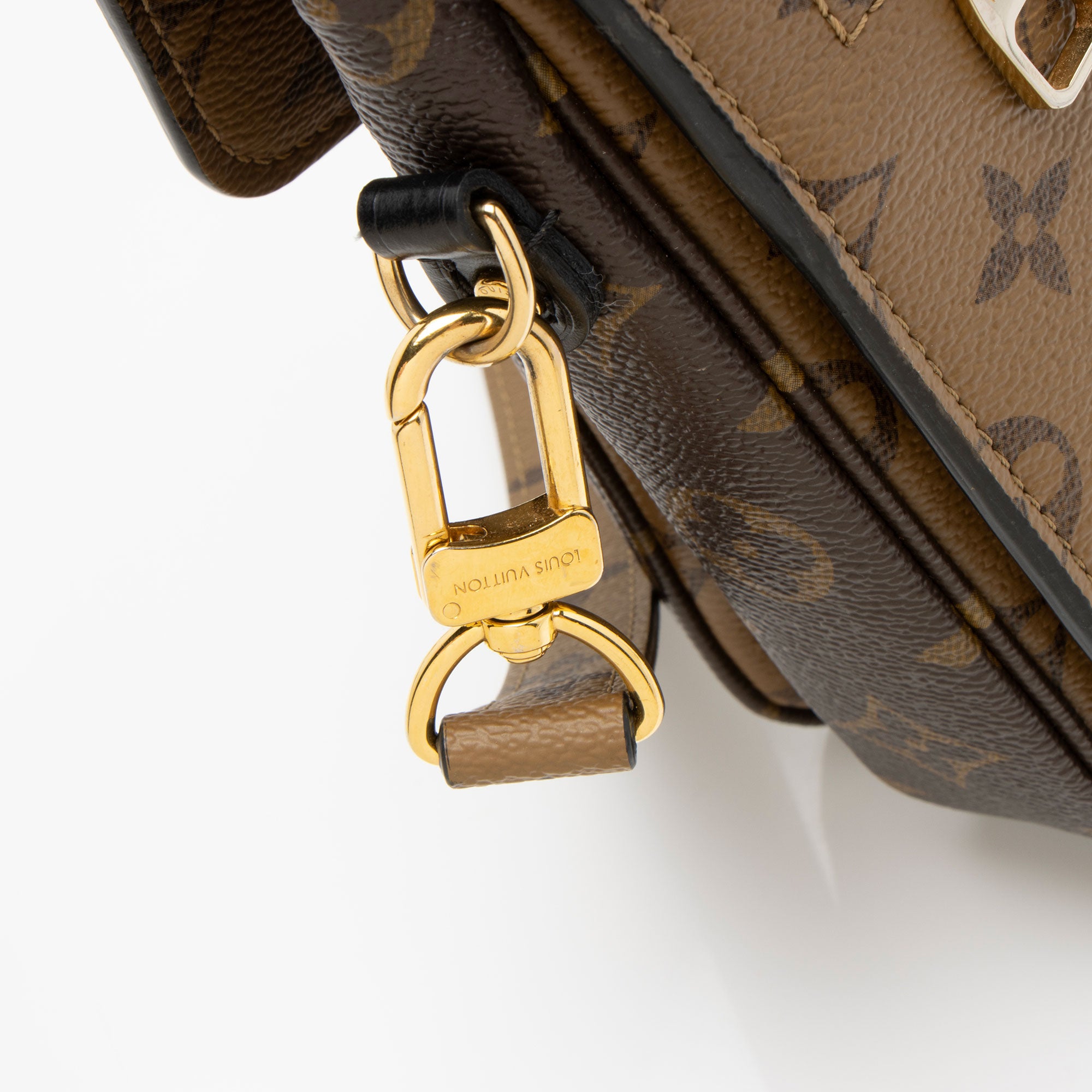 Louis Vuitton Reverse Monogram Pochette Metis Shoulder Bag (SHF-QRerUA)