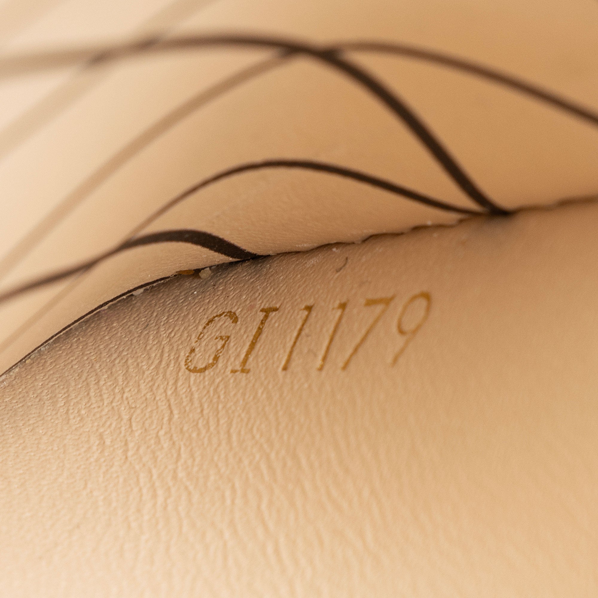 Louis Vuitton Reverse Monogram Pochette Trunk Vertical Shoulder Bag (SHF-xhzYvZ)