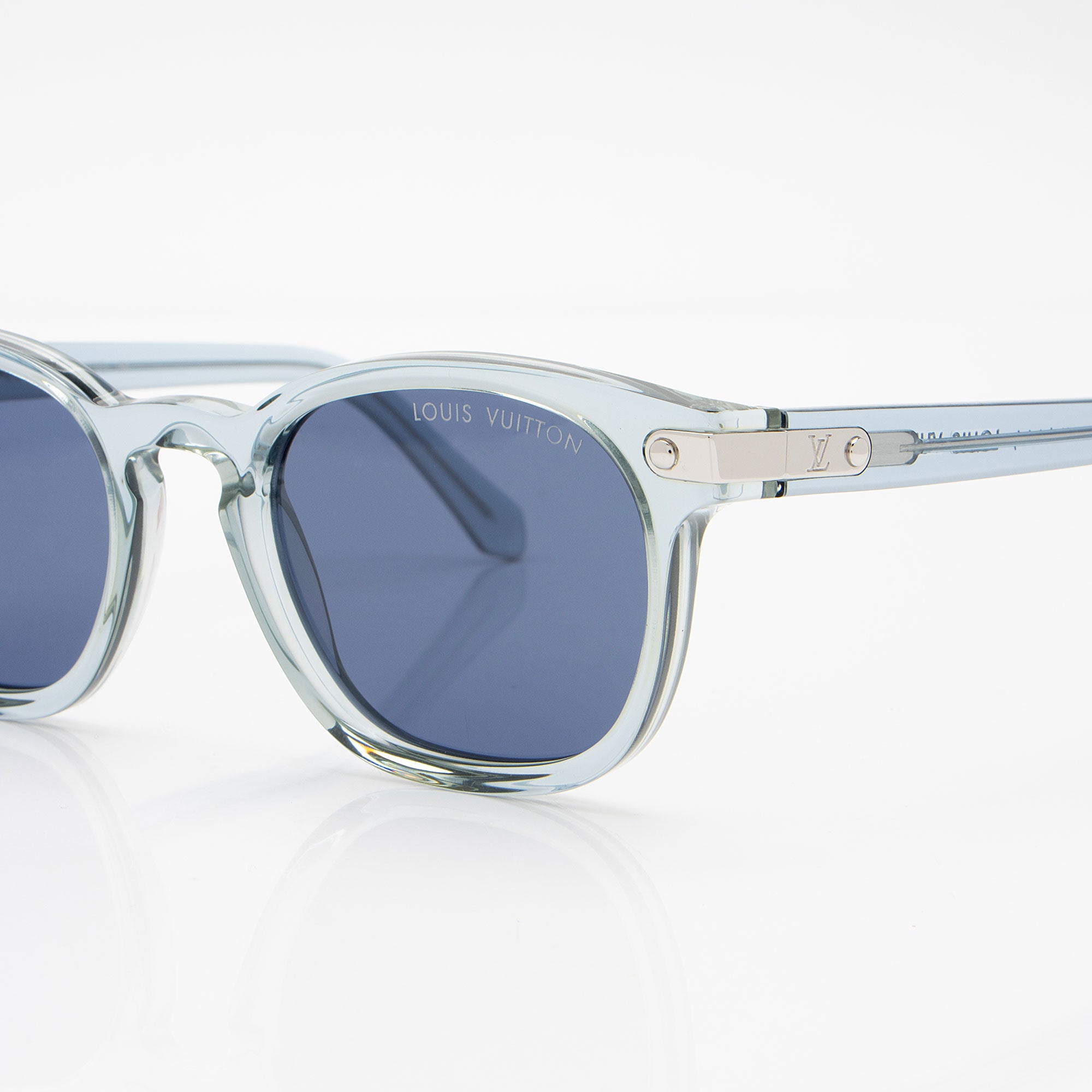 Louis Vuitton Signature Square Sunglasses (SHF-yhTACa)