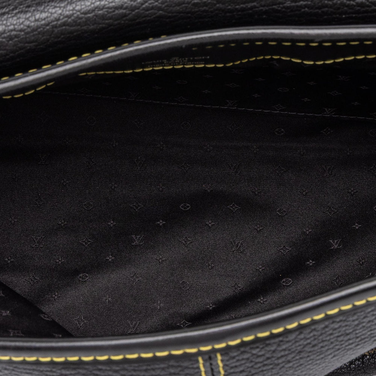 Louis Vuitton Suhali L Essentiel PM