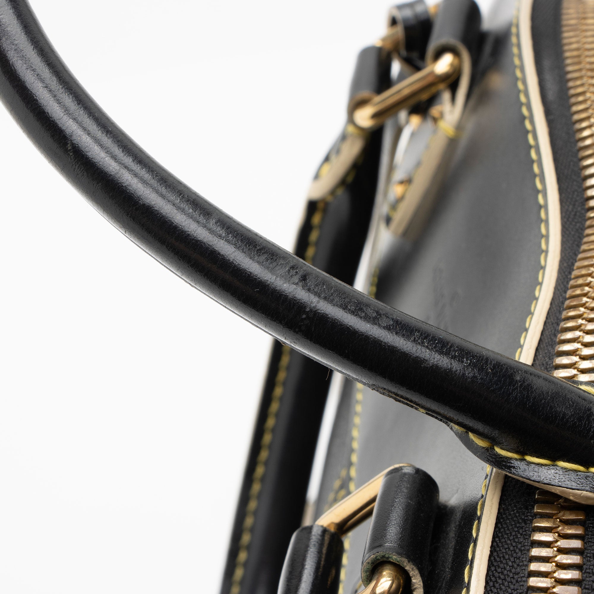 Louis Vuitton Suhali Lockit MM Satchel (SHF-VxGGO7)