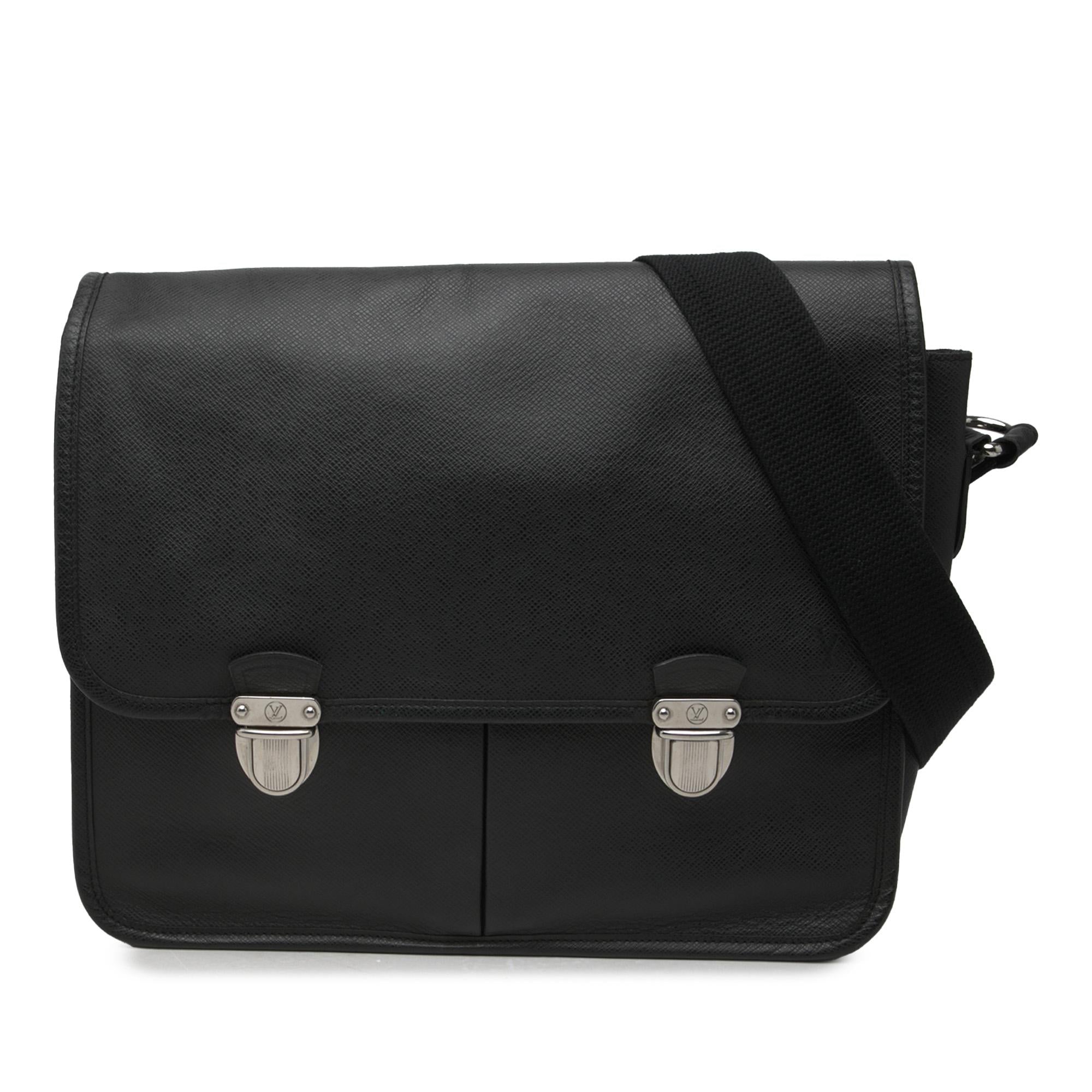 Louis Vuitton Taiga Alexei Messenger