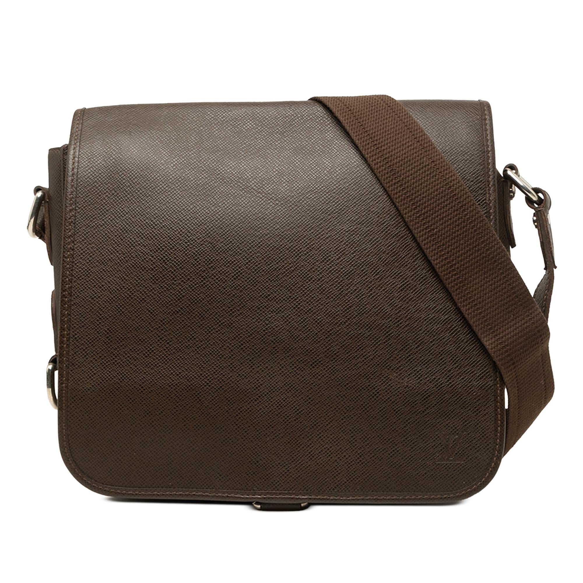 Louis Vuitton Taiga Andrei