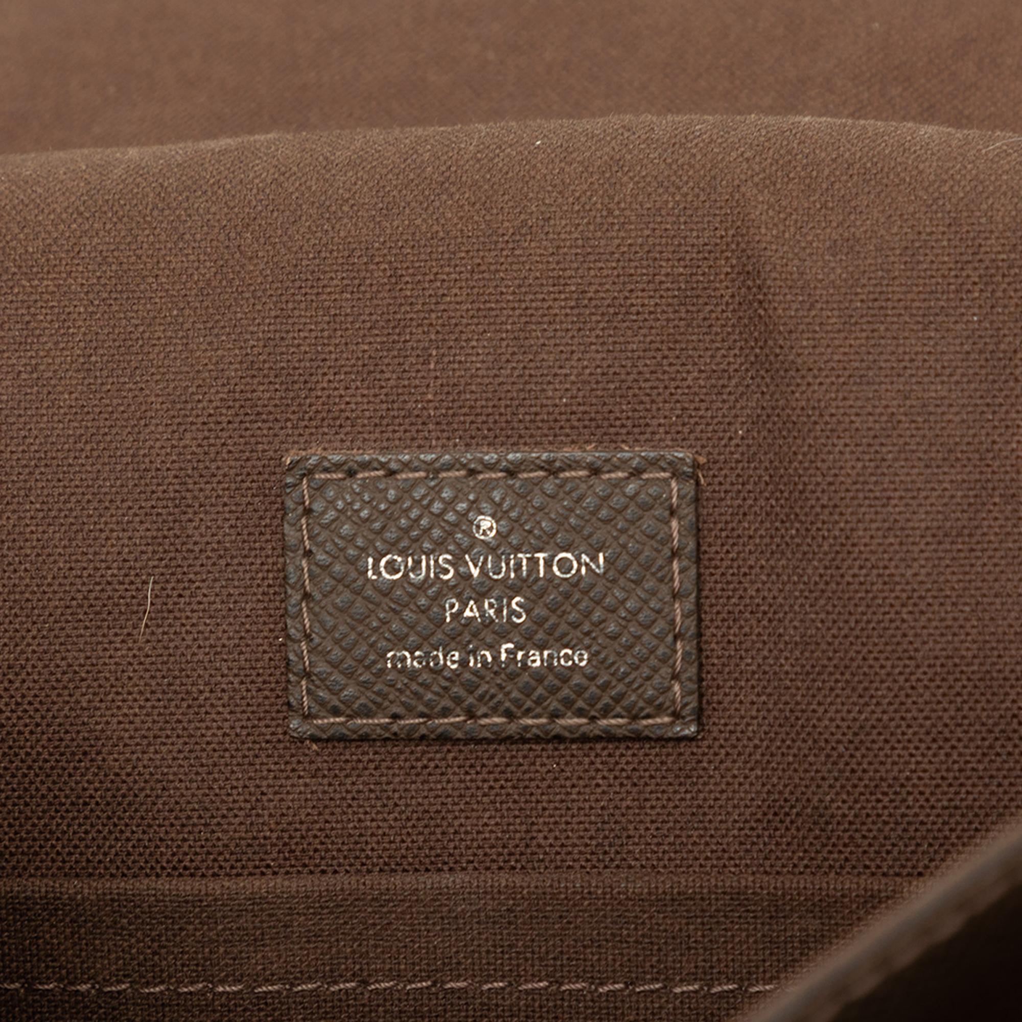 Louis Vuitton Taiga Andrei