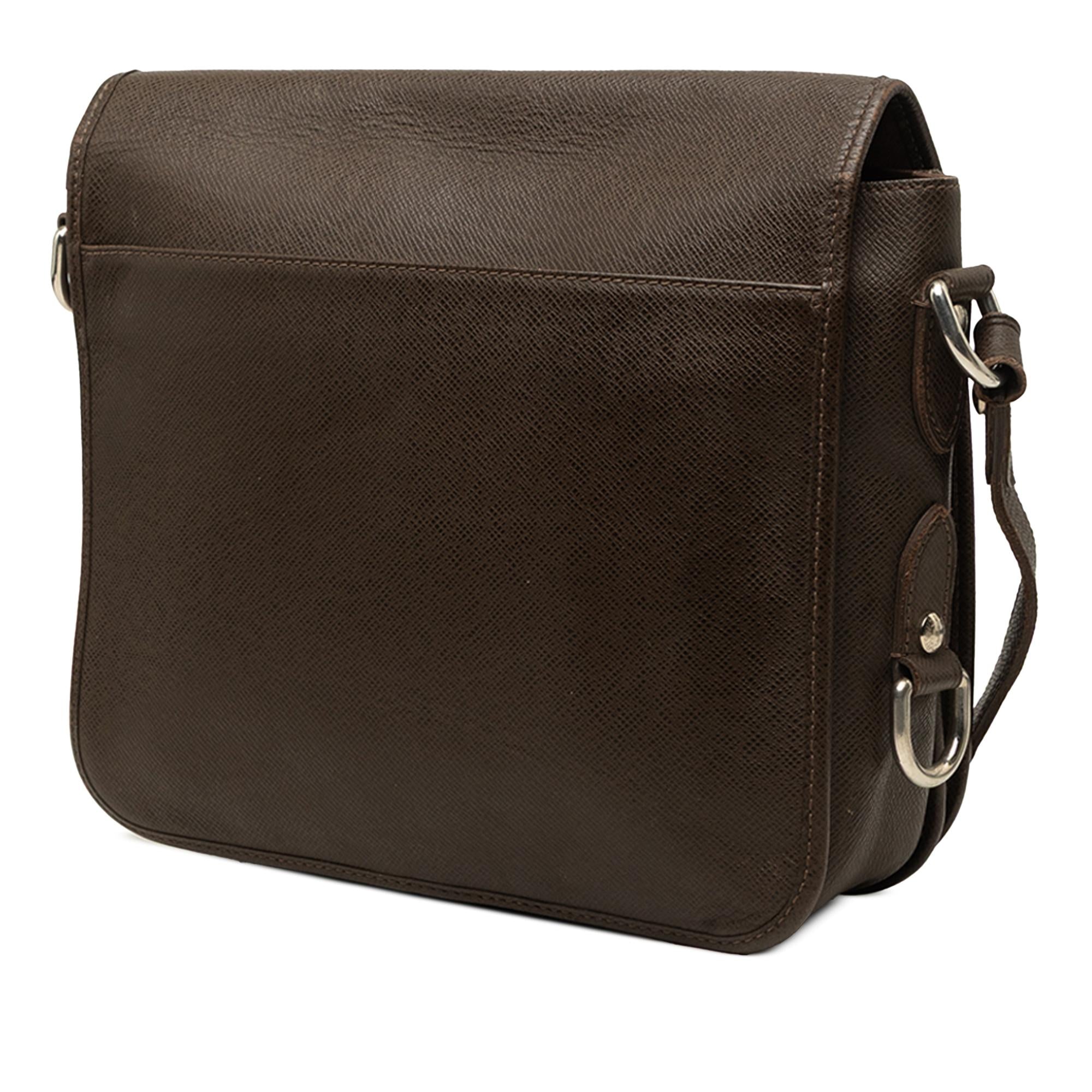Louis Vuitton Taiga Andrei